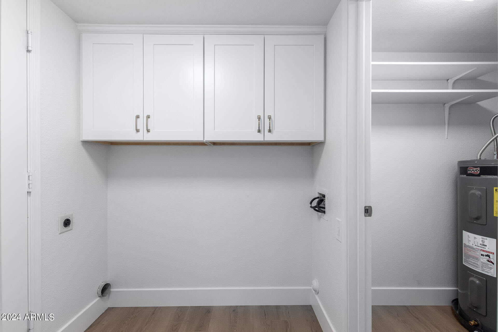 5002 E SIESTA Drive, 1