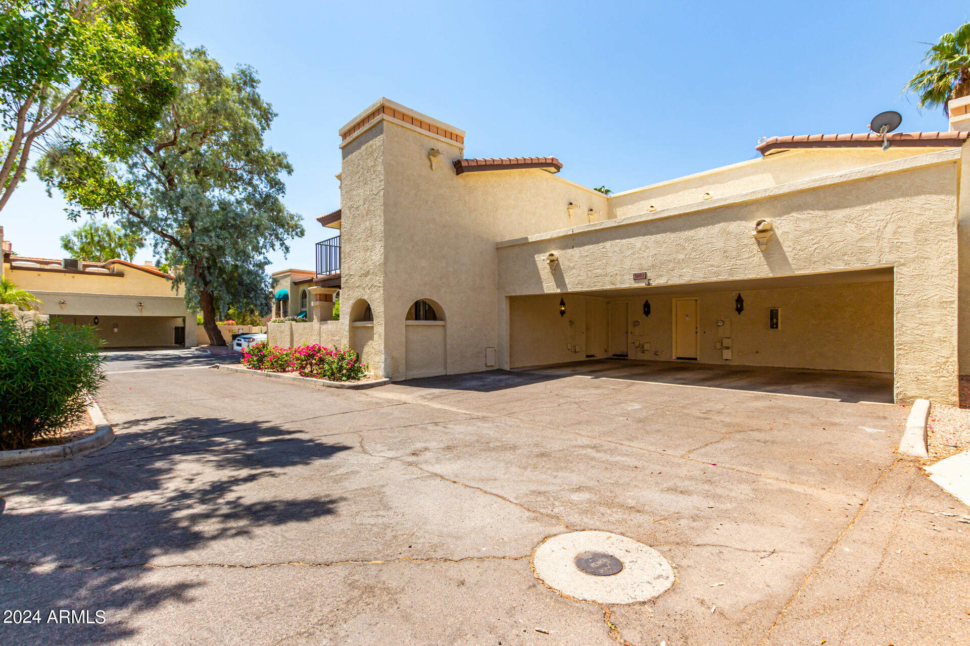 5002 E SIESTA Drive, 1