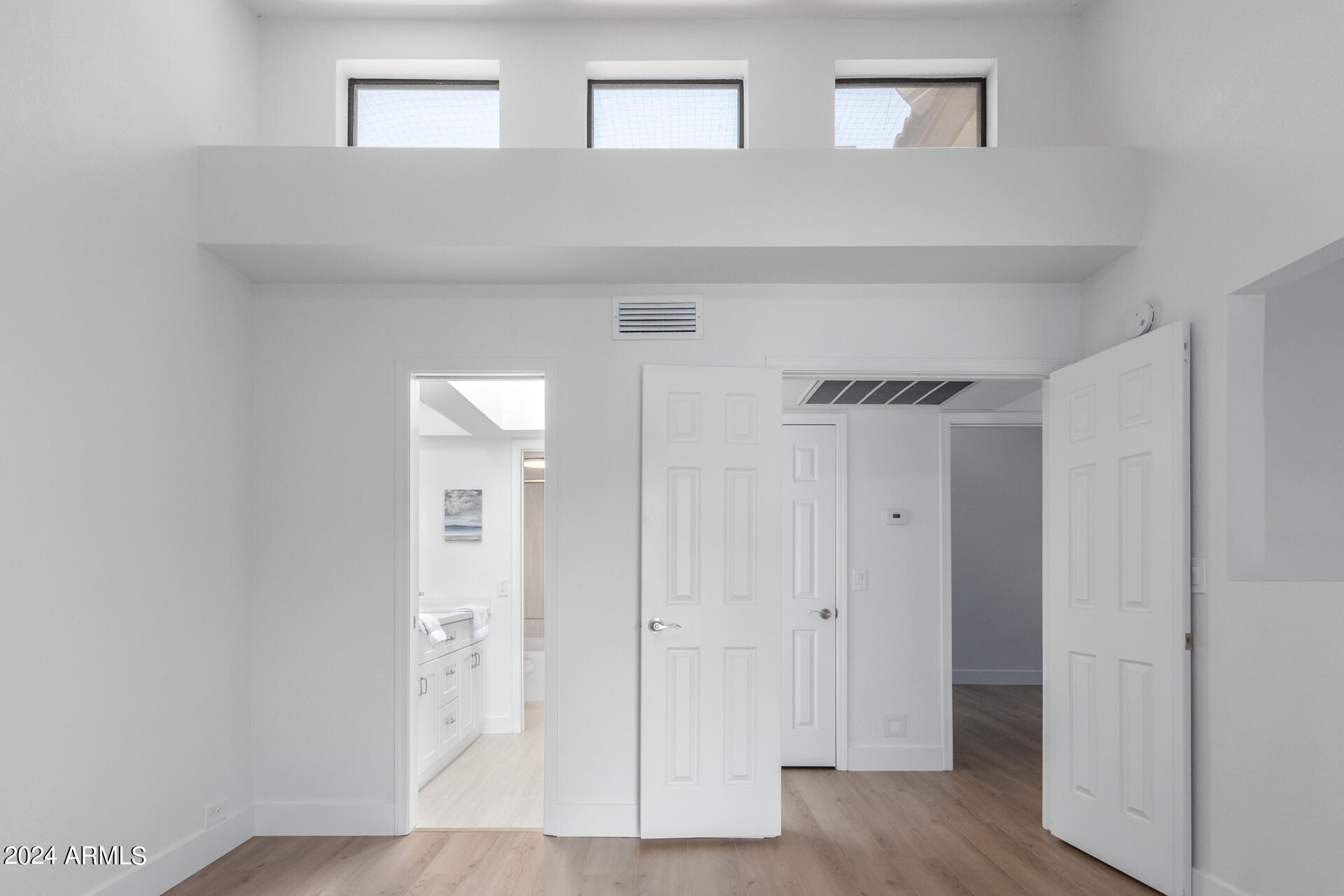 5002 E SIESTA Drive, 1