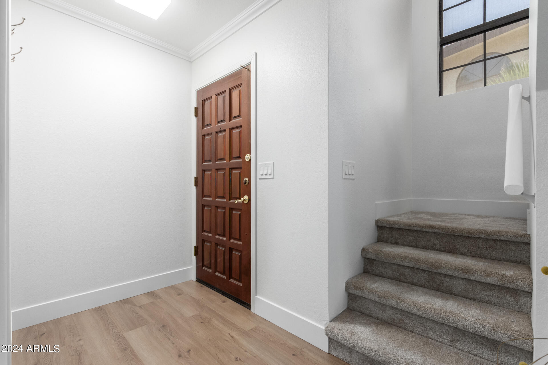 5002 E SIESTA Drive, 1