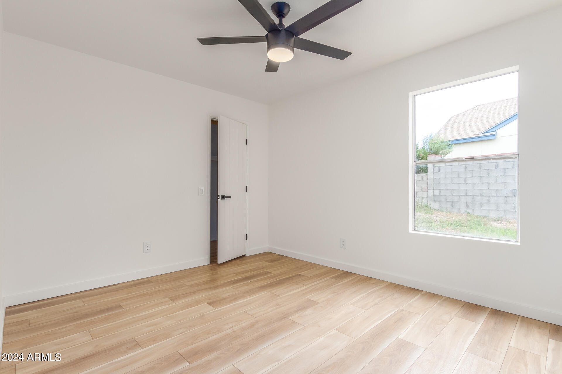 2842 W AVENIDA AZAHAR --