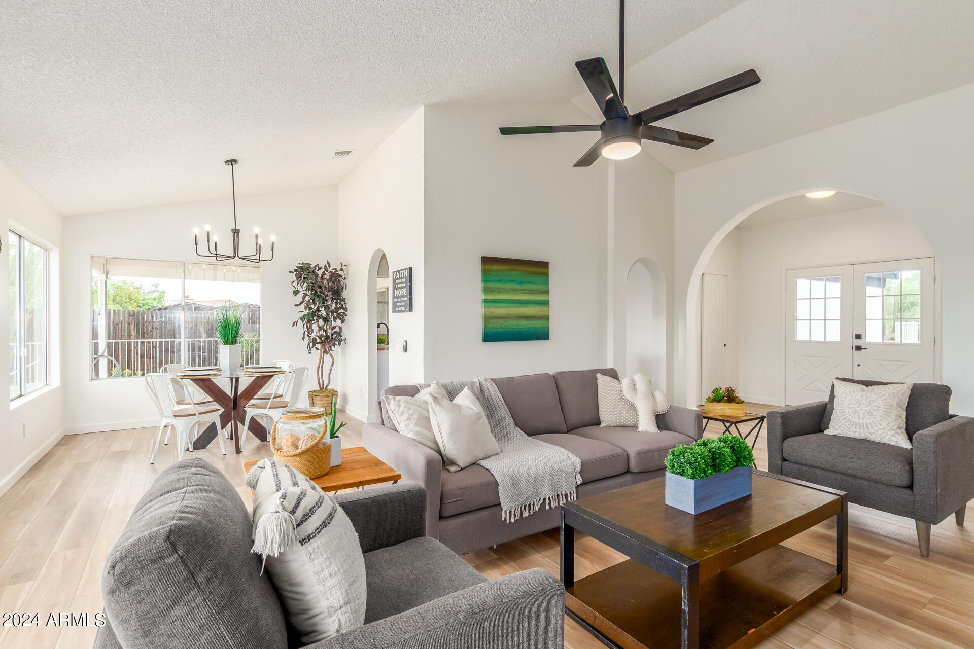 2842 W AVENIDA AZAHAR --