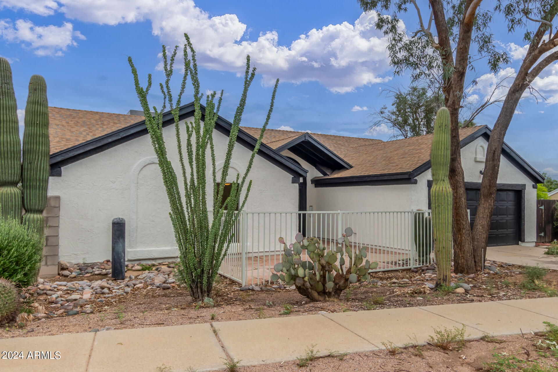 2842 W AVENIDA AZAHAR --