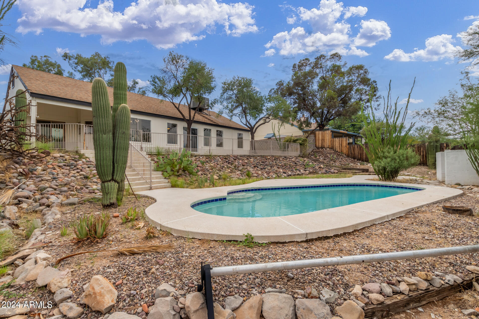 2842 W AVENIDA AZAHAR --