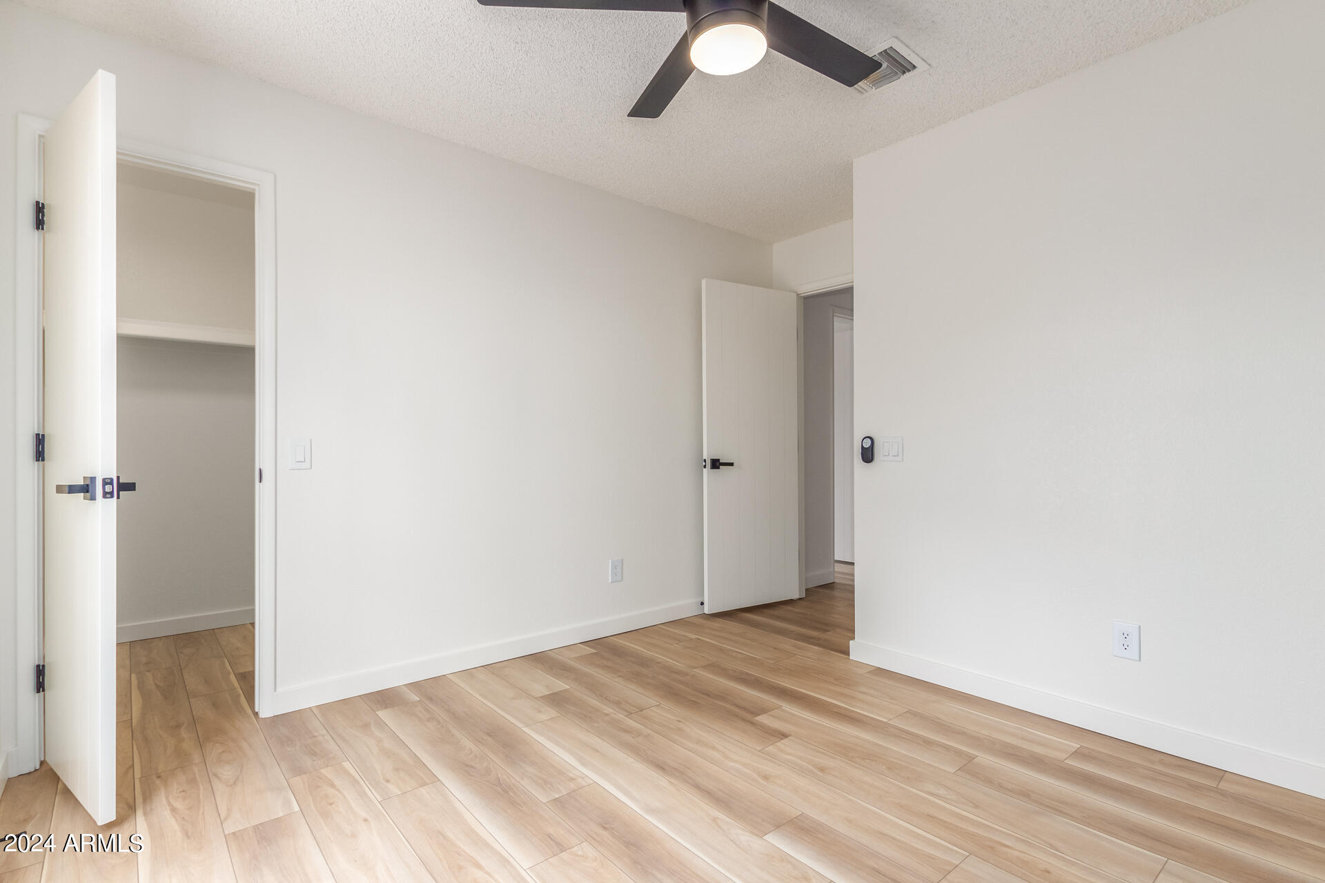 2842 W AVENIDA AZAHAR --