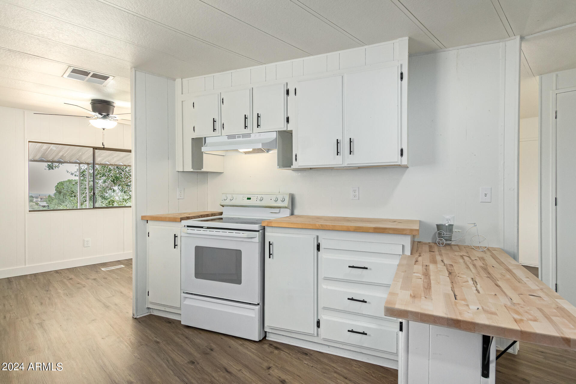 2730 N ROCKLIFFE Boulevard