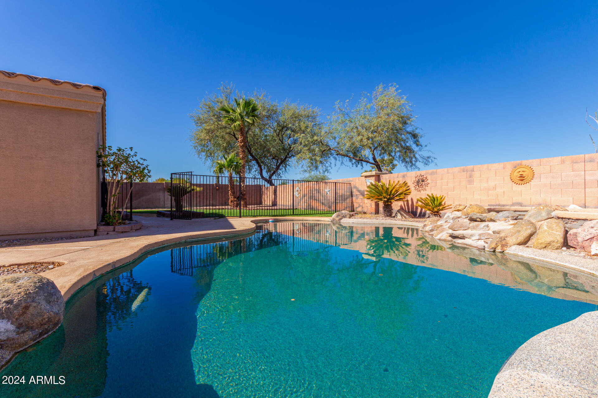 648 W RATTLESNAKE Place