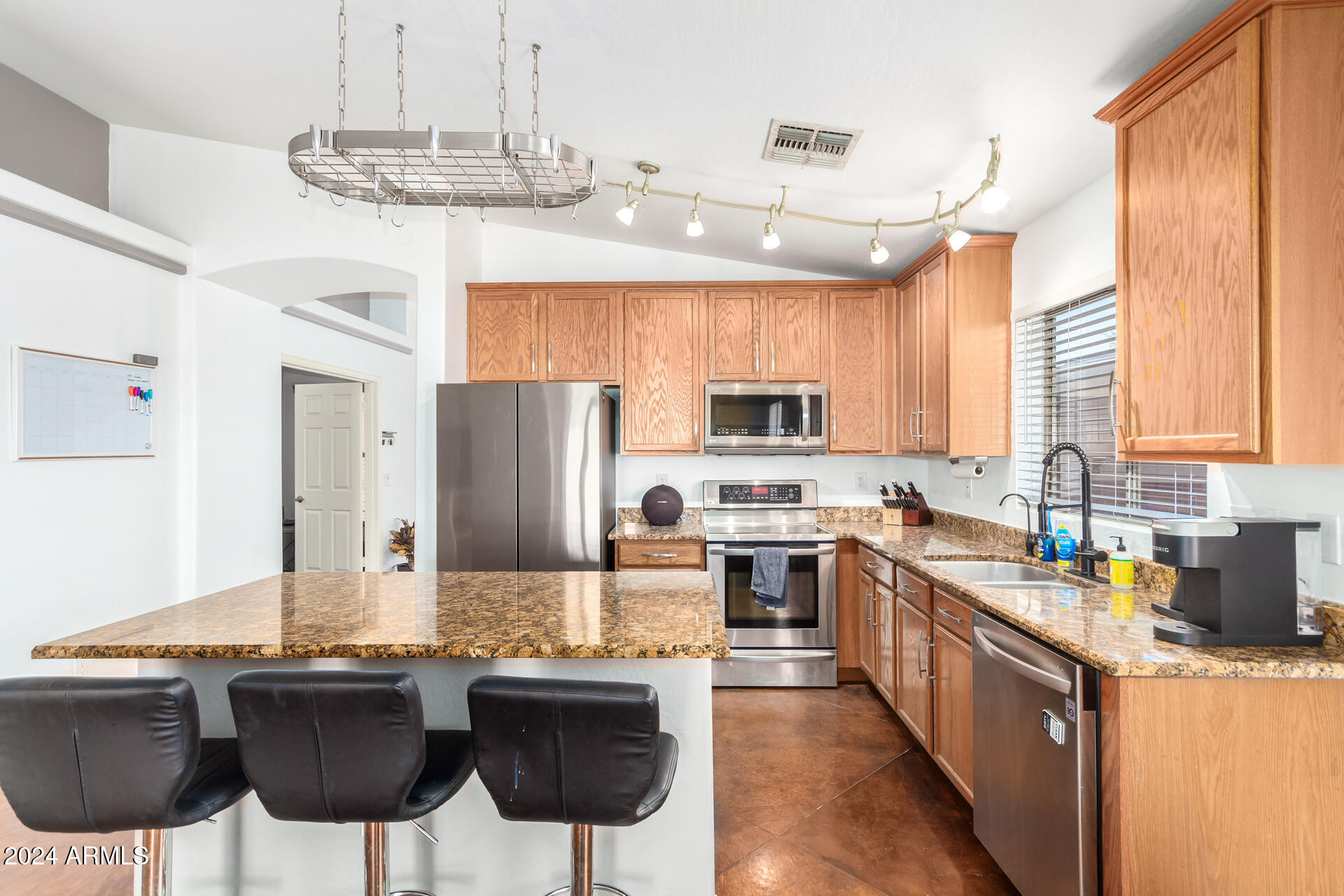 648 W RATTLESNAKE Place