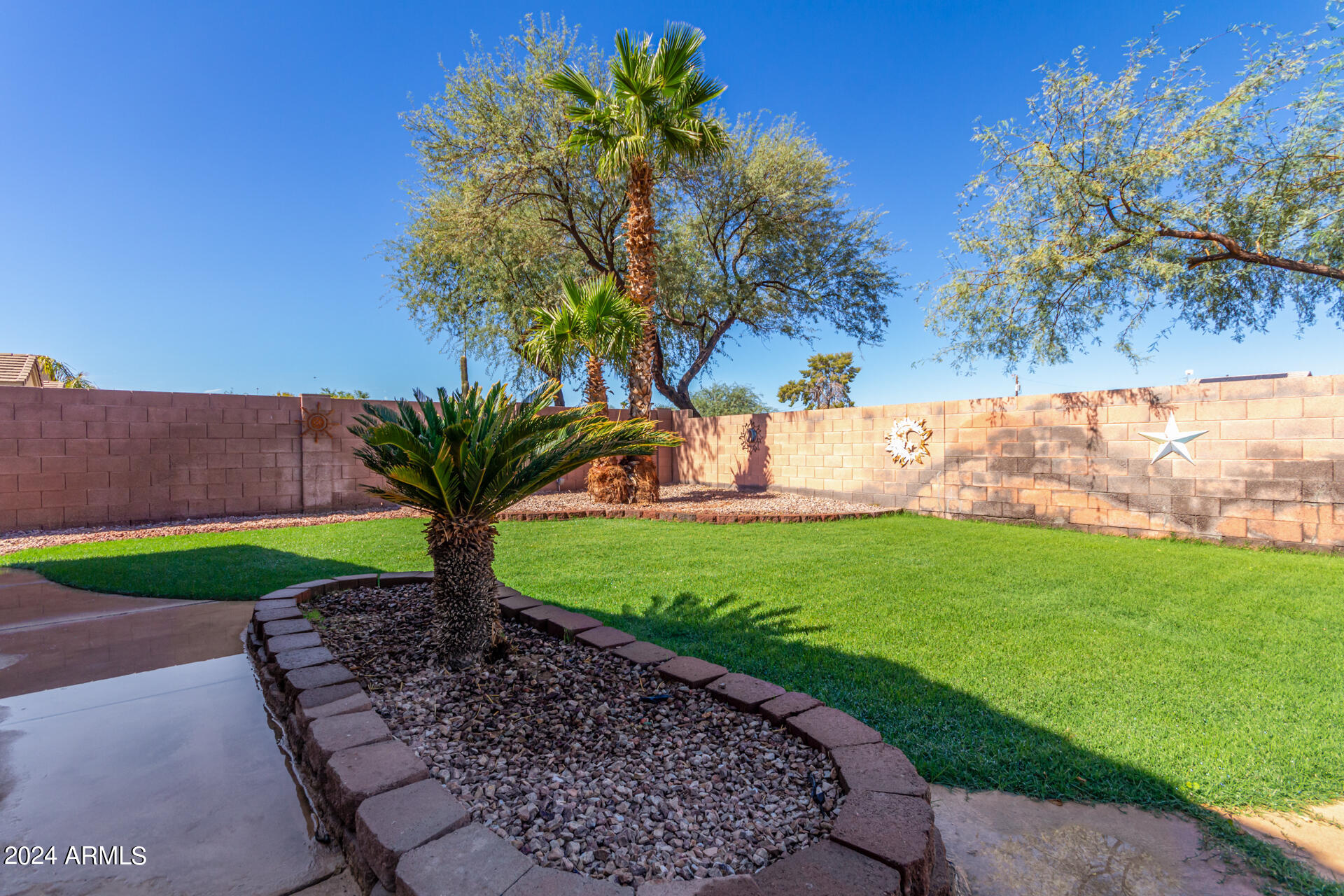 648 W RATTLESNAKE Place