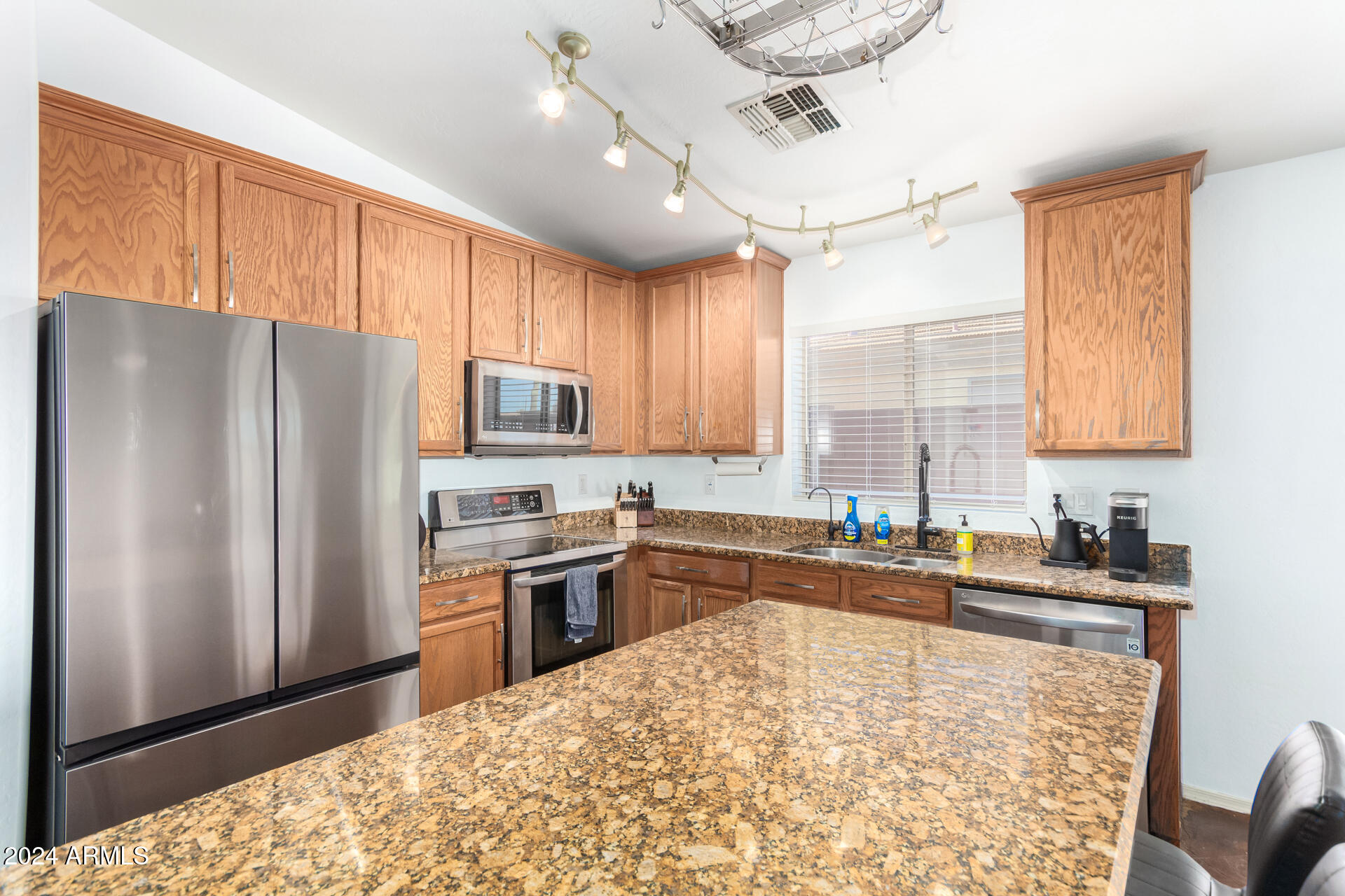 648 W RATTLESNAKE Place