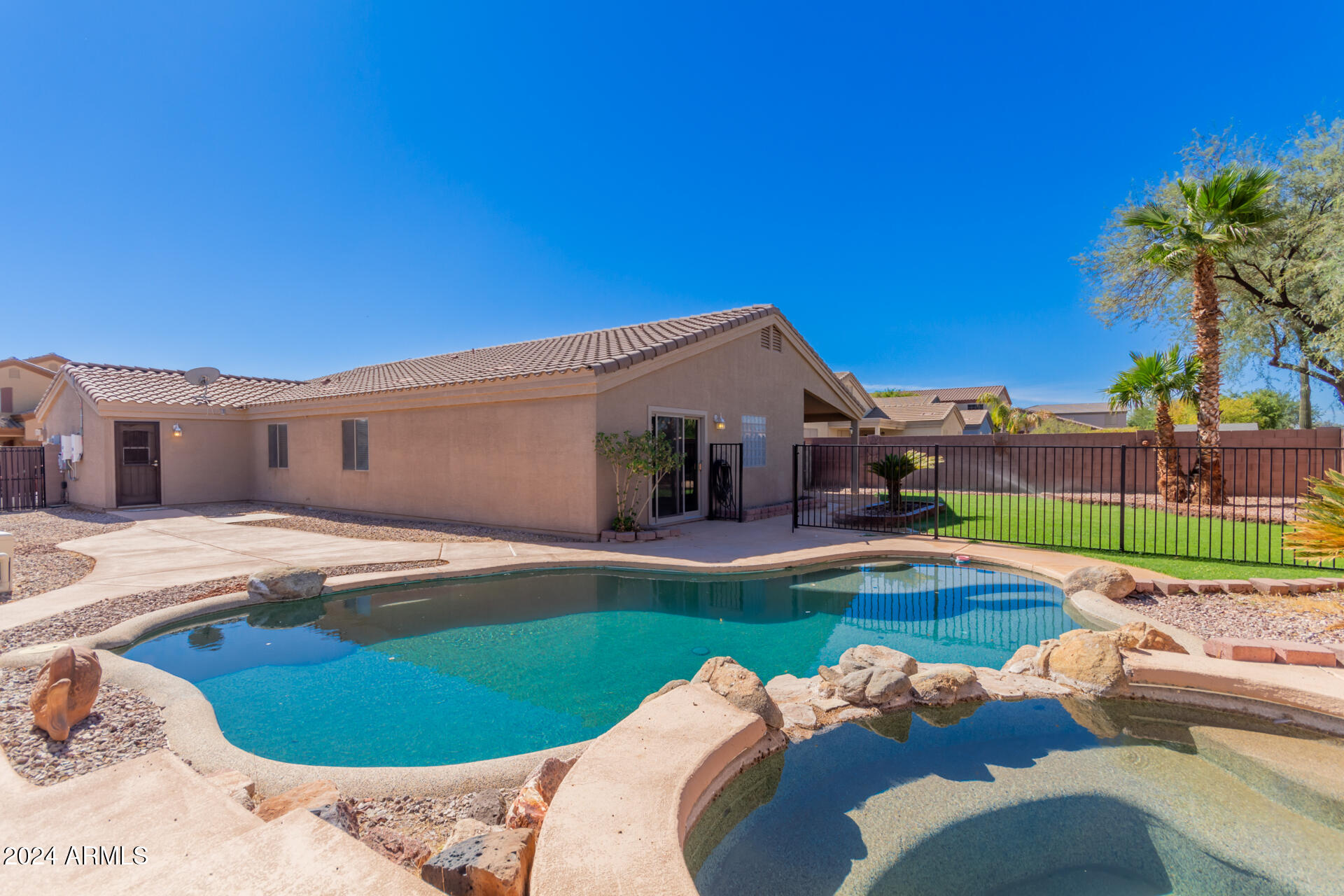 648 W RATTLESNAKE Place