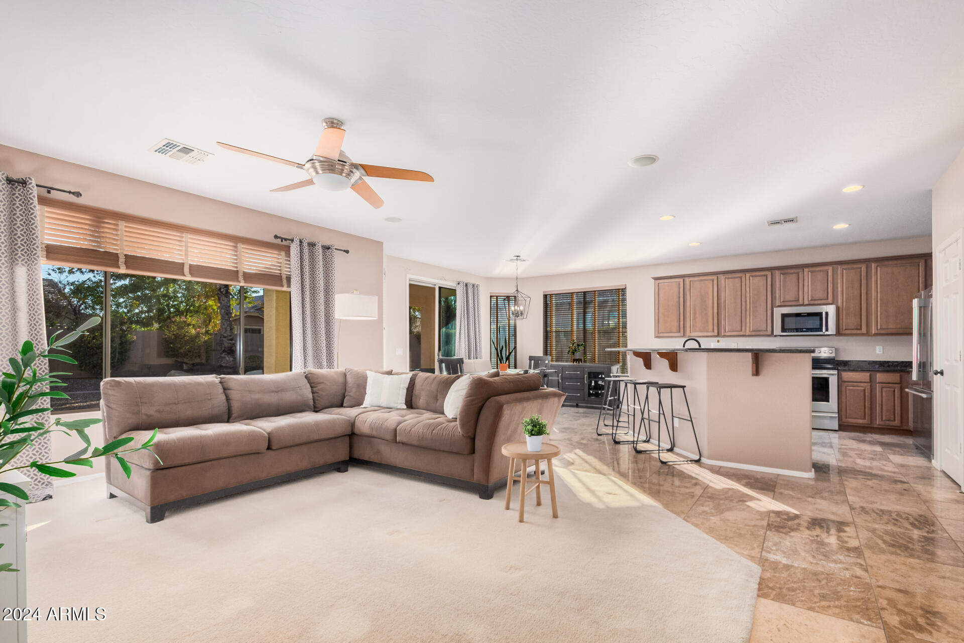 1541 E REDWOOD Place