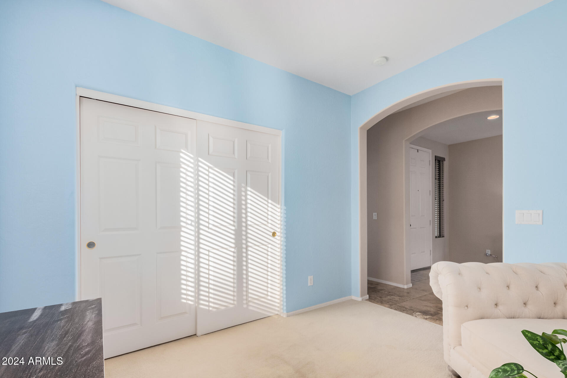 1541 E REDWOOD Place