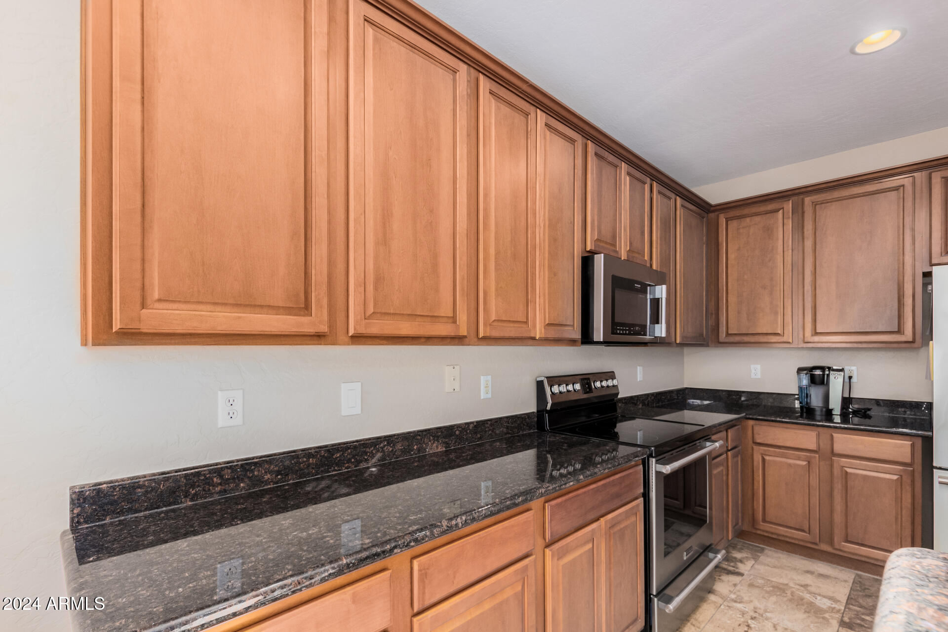 1541 E REDWOOD Place