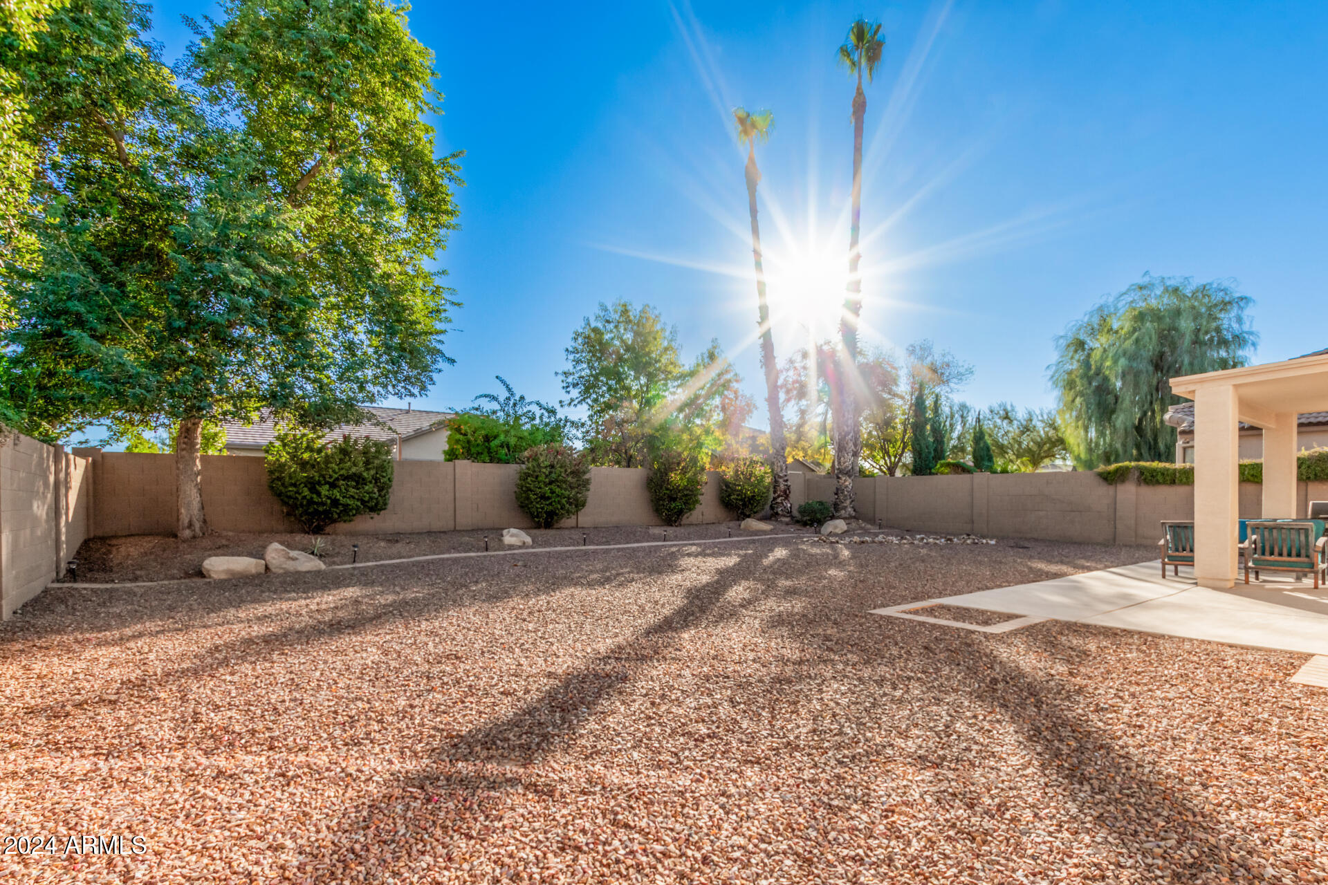 1541 E REDWOOD Place