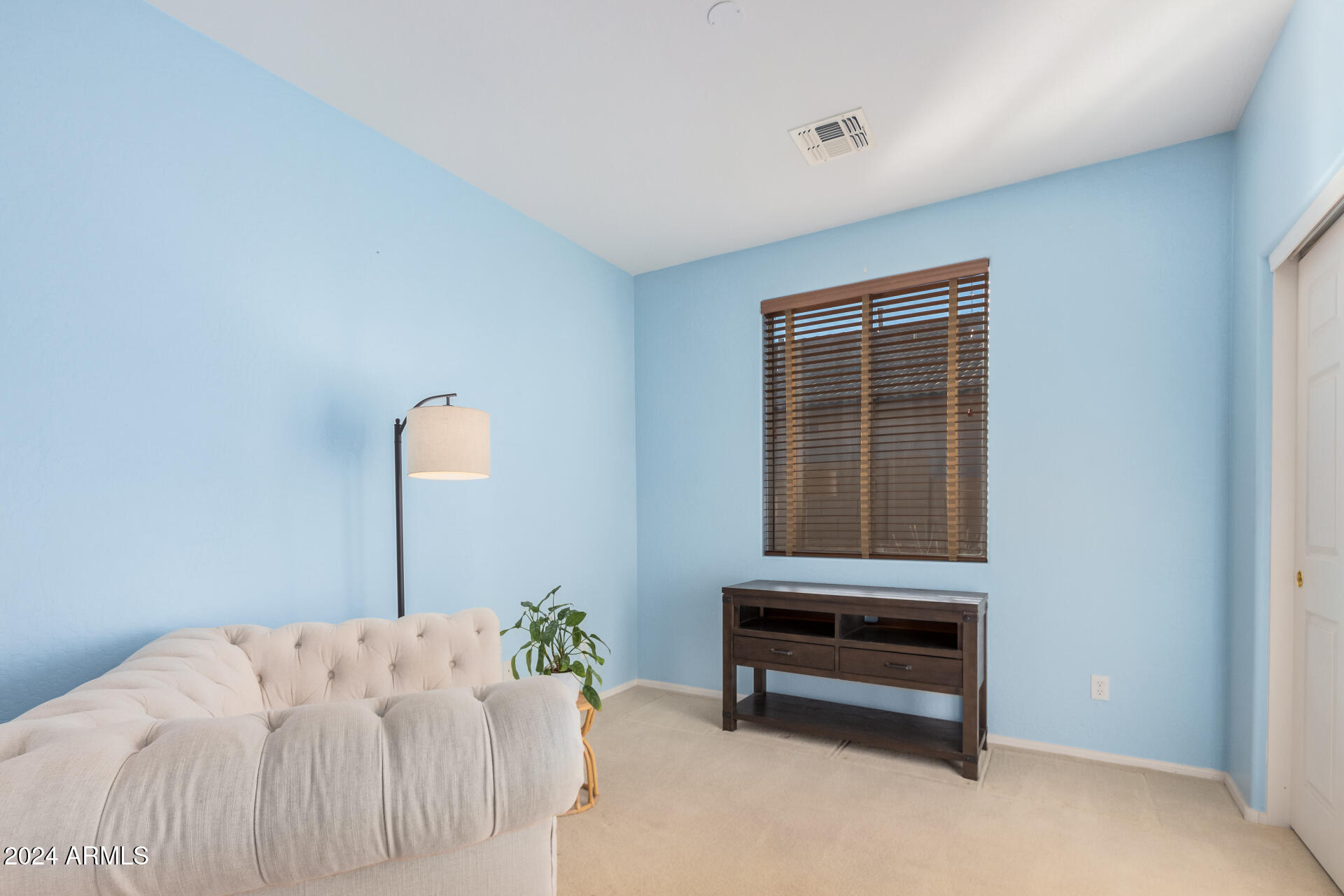 1541 E REDWOOD Place