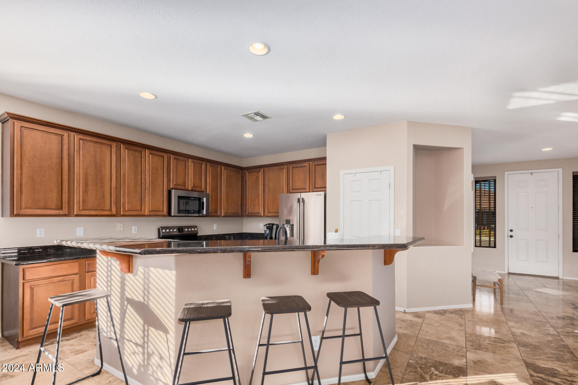 1541 E REDWOOD Place