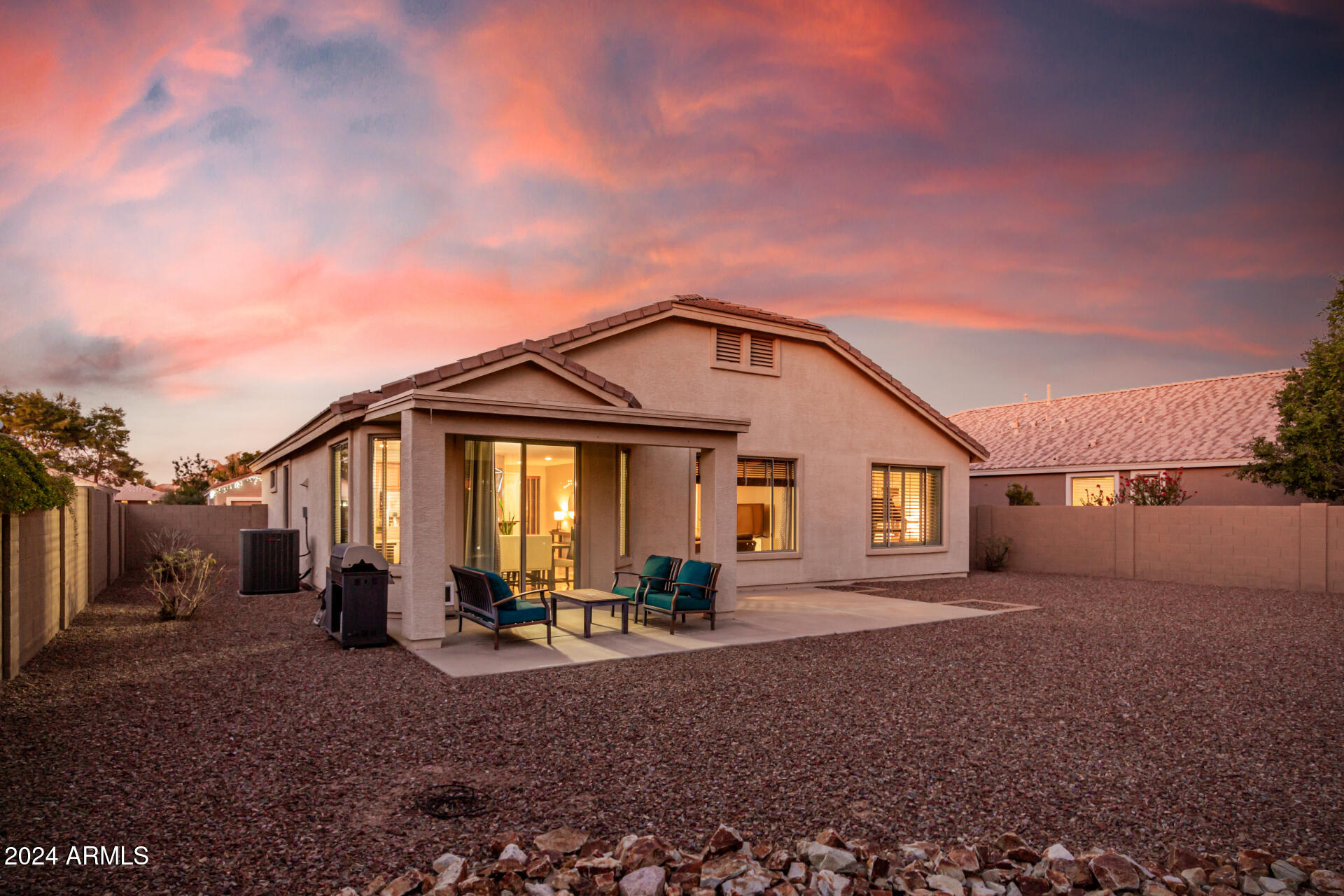 1541 E REDWOOD Place