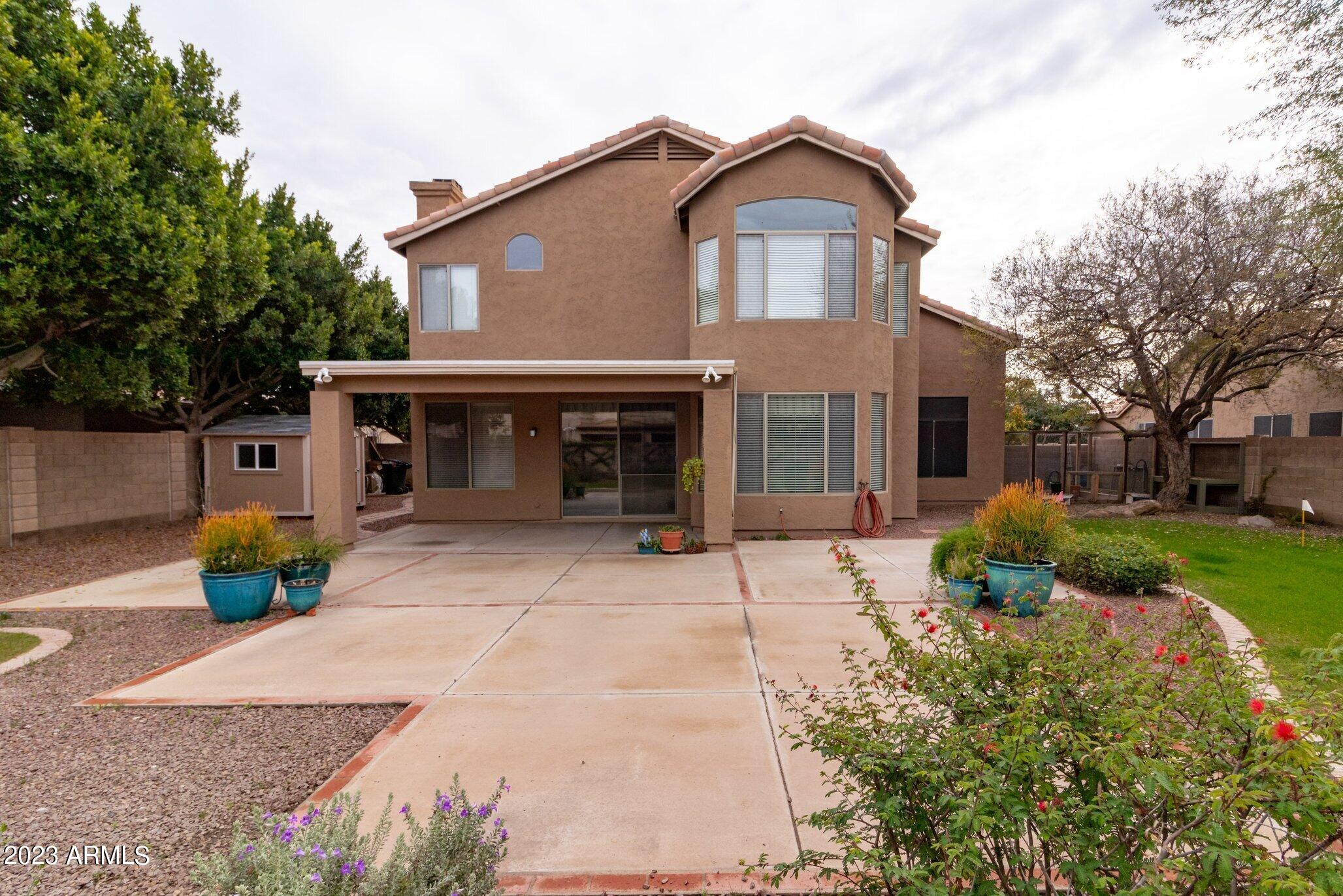 1816 W Canary Way