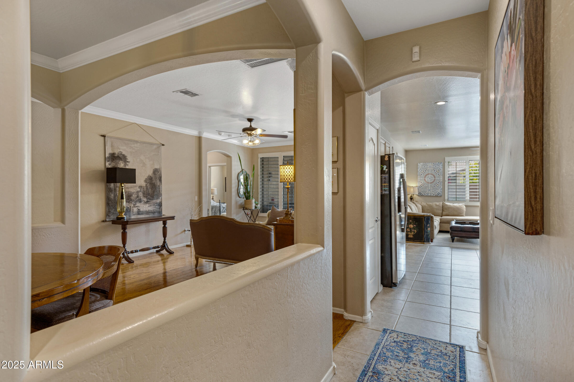 141 W ROADRUNNER Drive