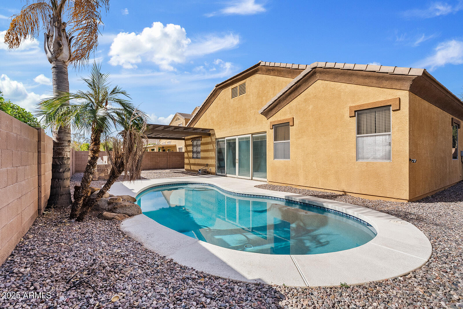 1619 E BERETTA Place