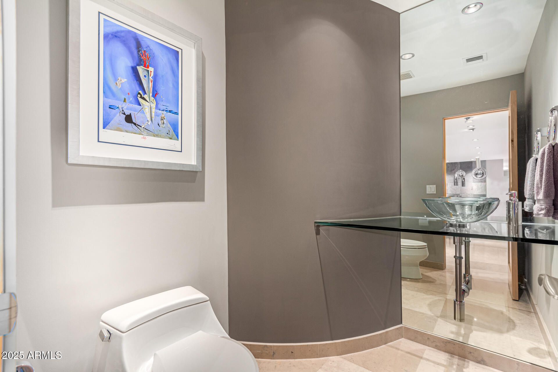 122 E LOMA VISTA Drive