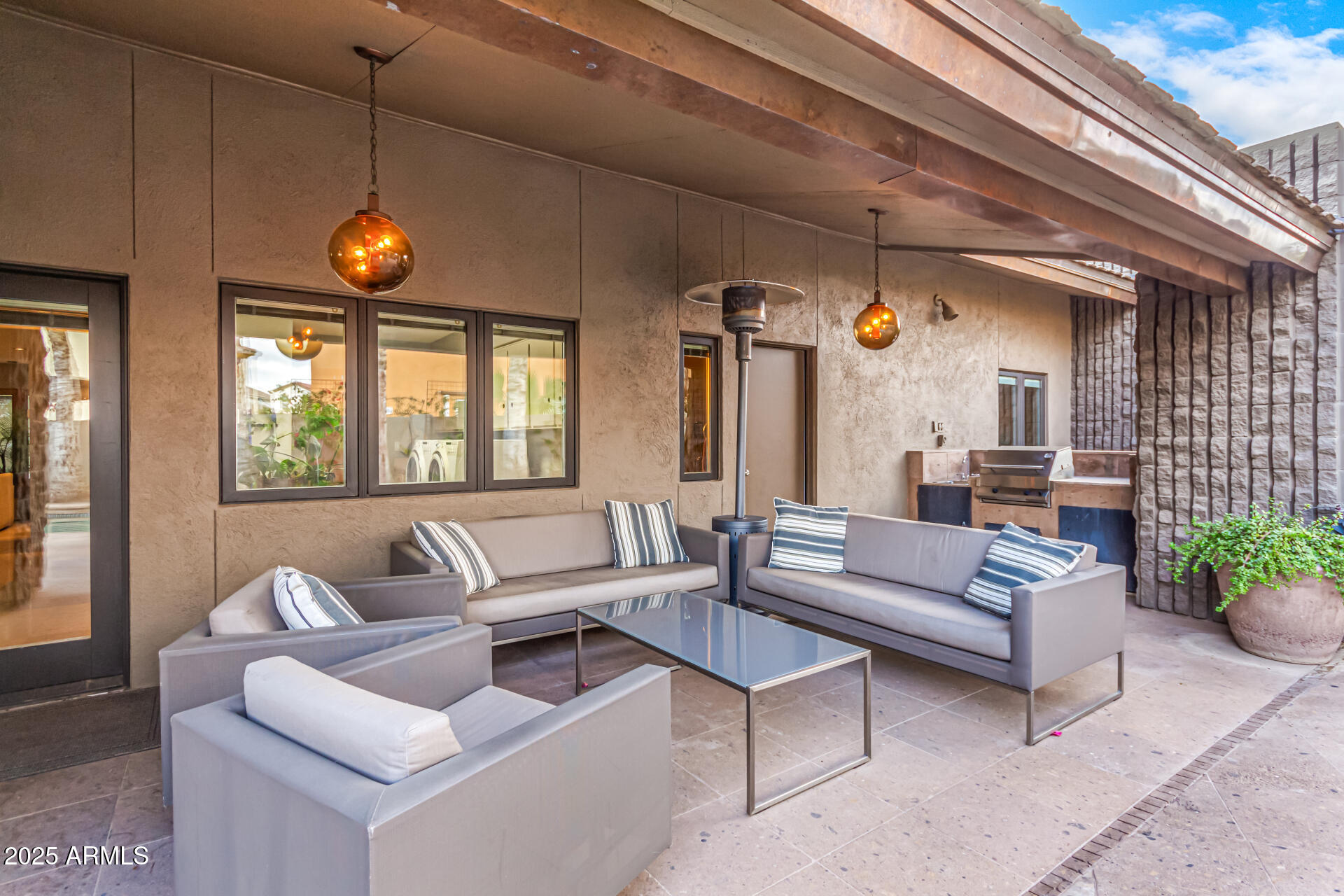 122 E LOMA VISTA Drive