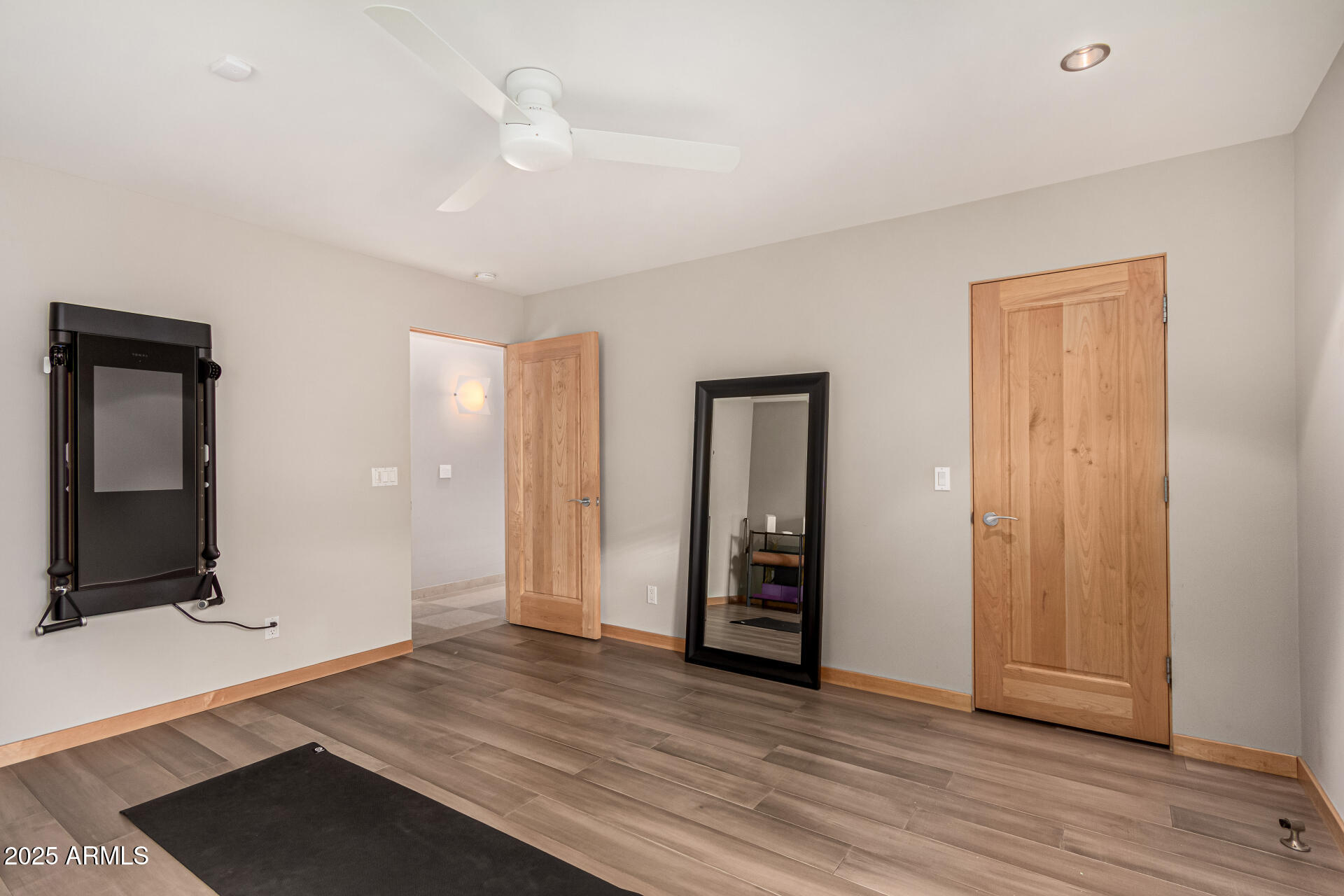 122 E LOMA VISTA Drive