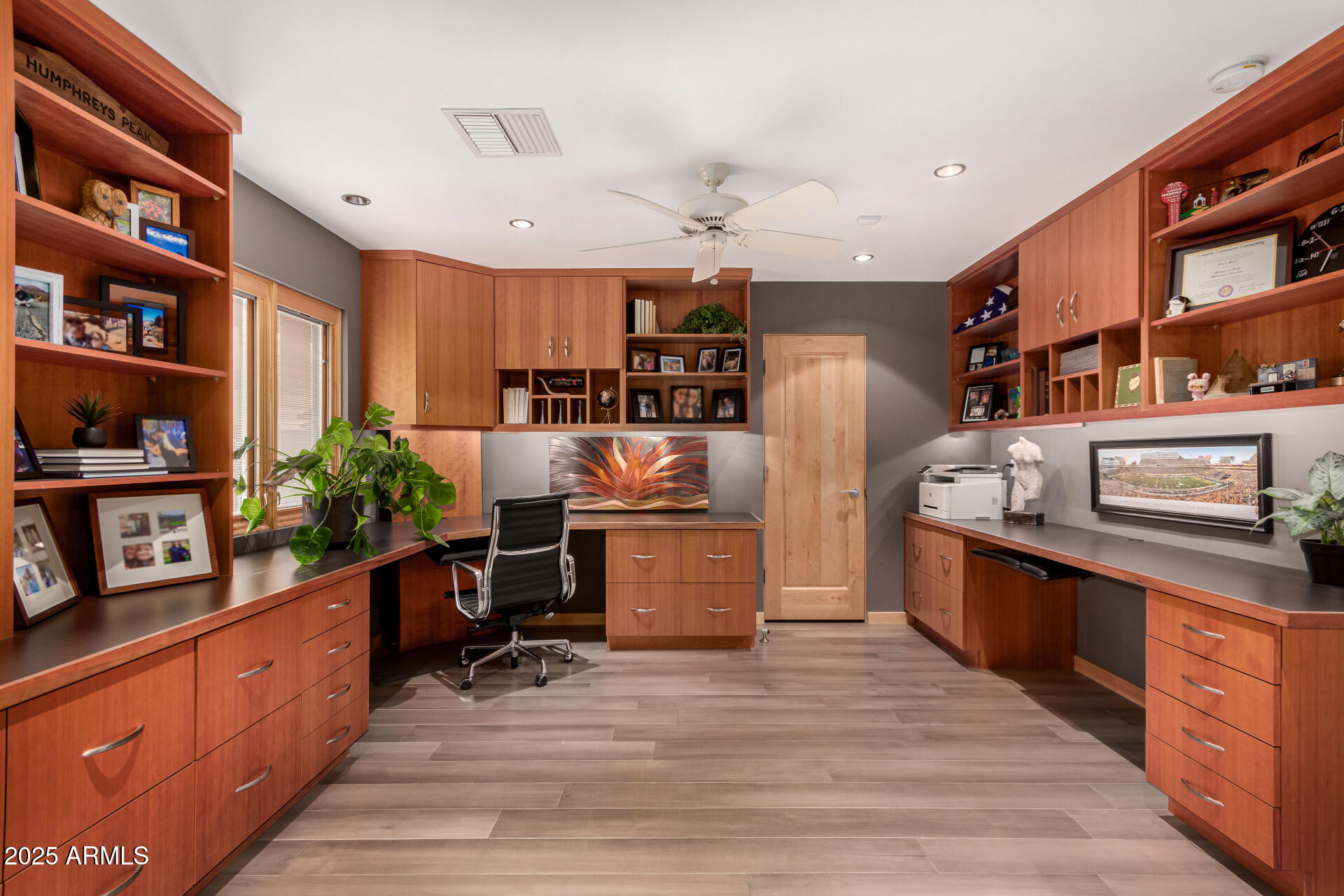 122 E LOMA VISTA Drive