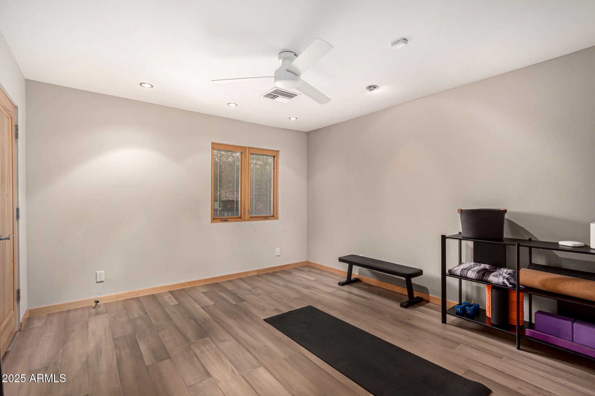 122 E LOMA VISTA Drive