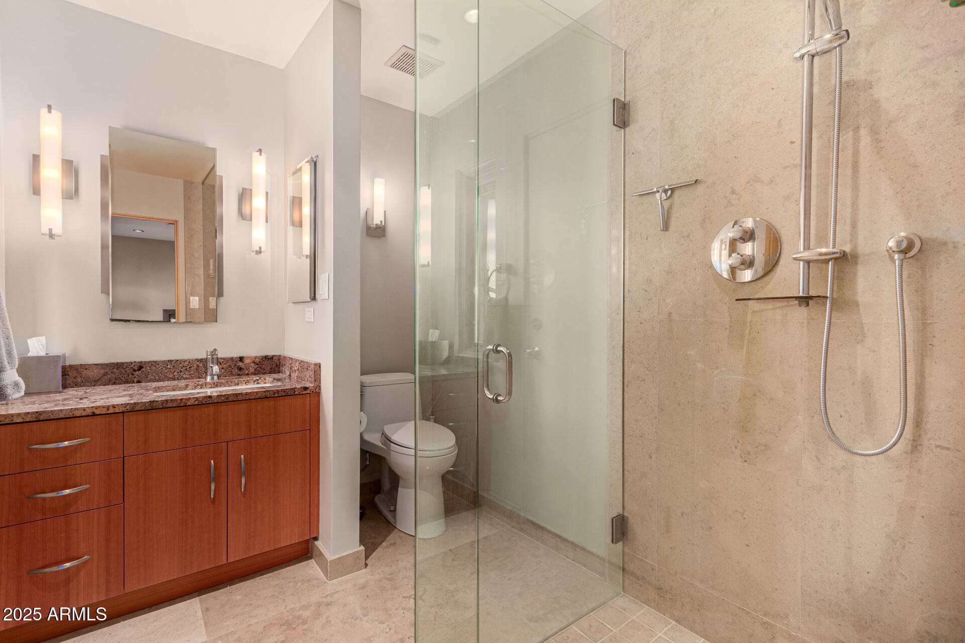 122 E LOMA VISTA Drive