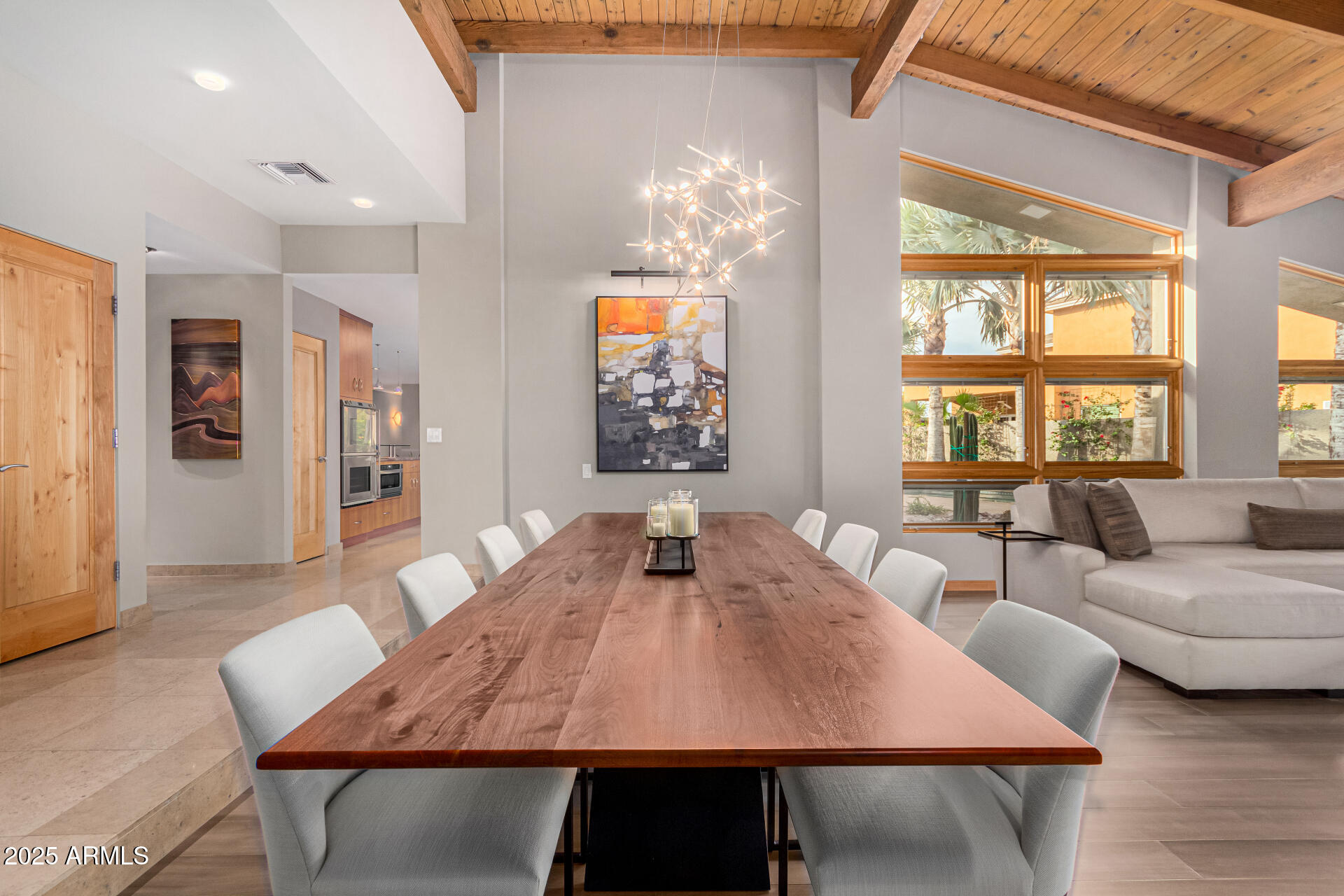 122 E LOMA VISTA Drive