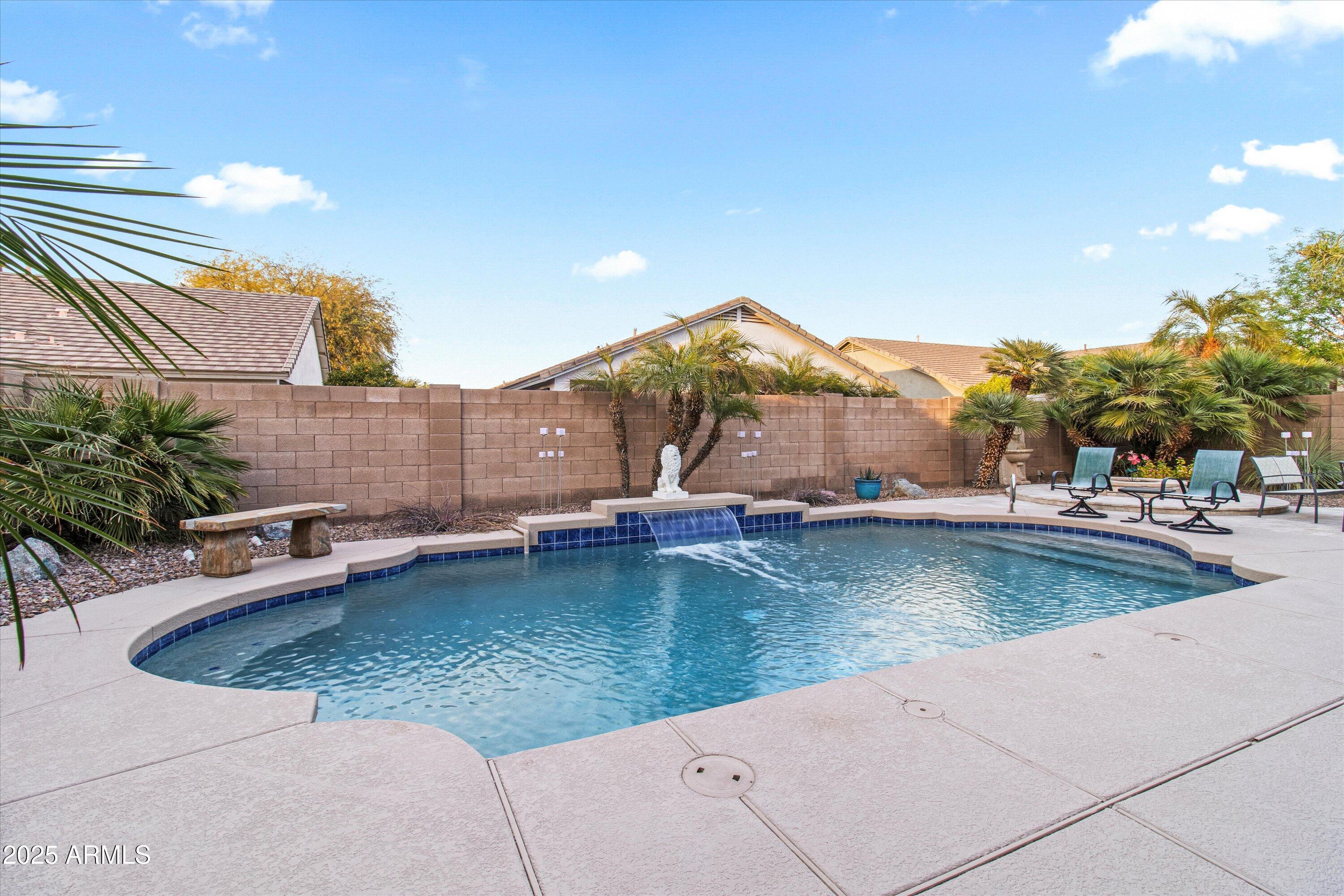 4272 E IVANHOE Street