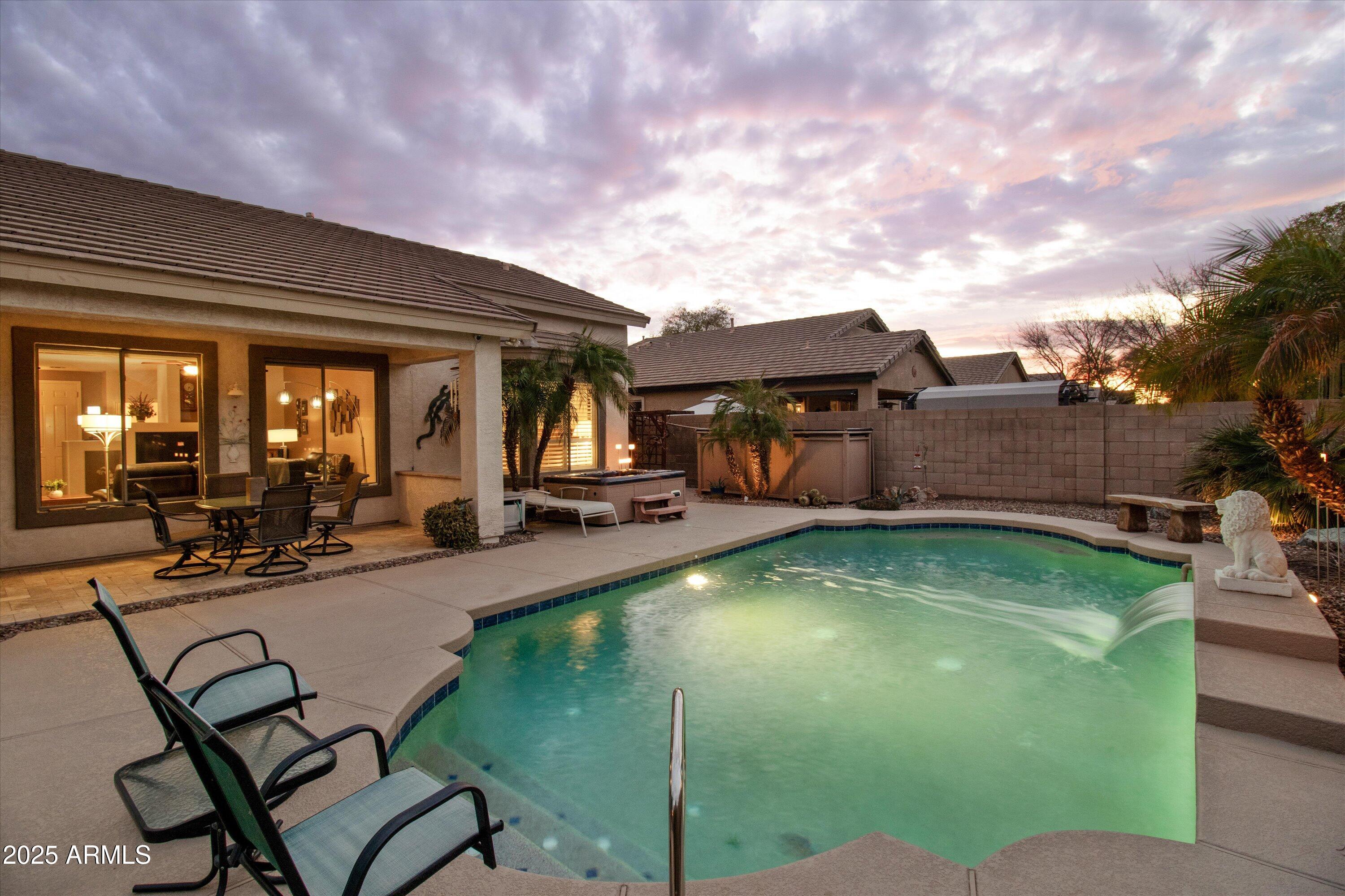 4272 E IVANHOE Street