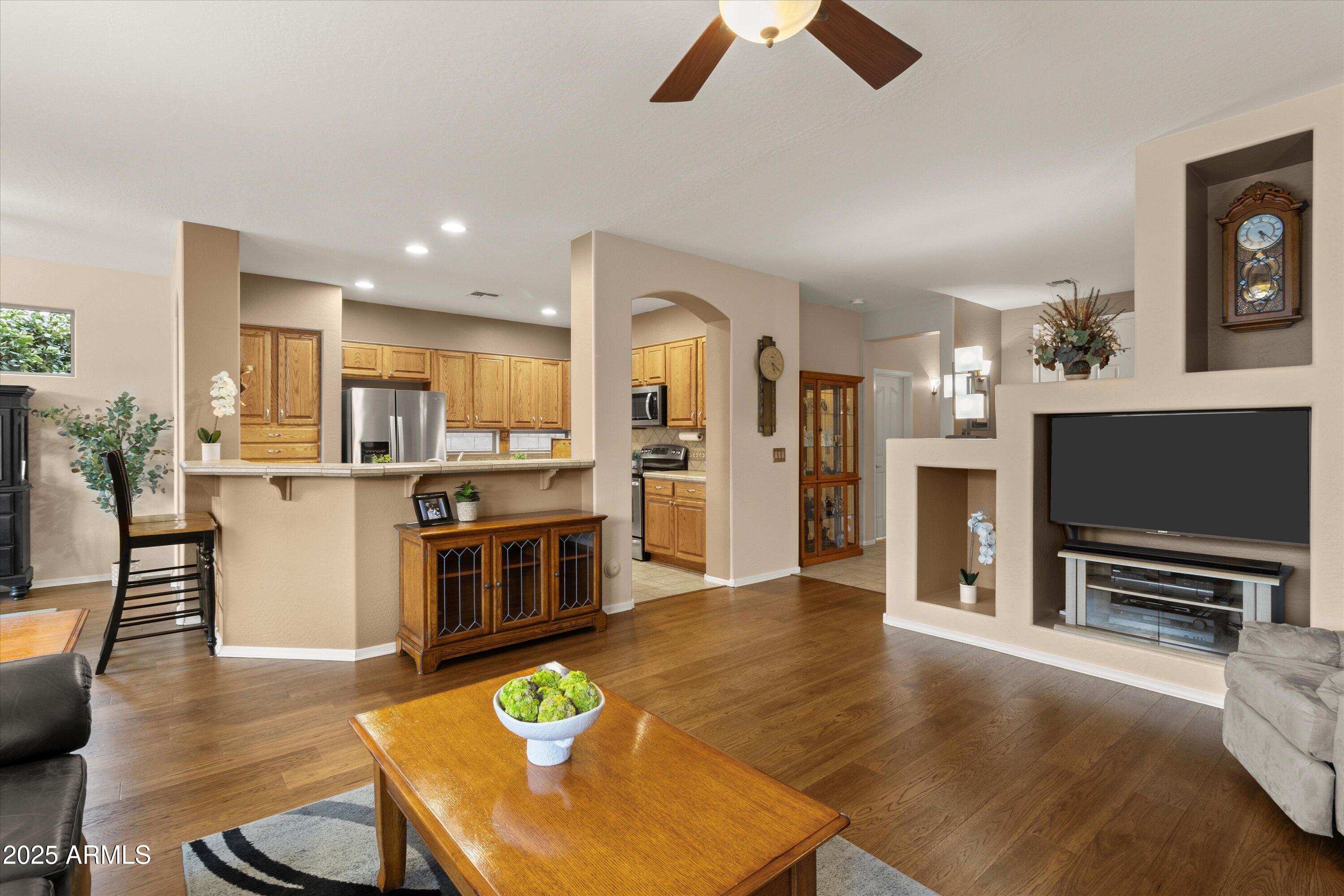 4272 E IVANHOE Street