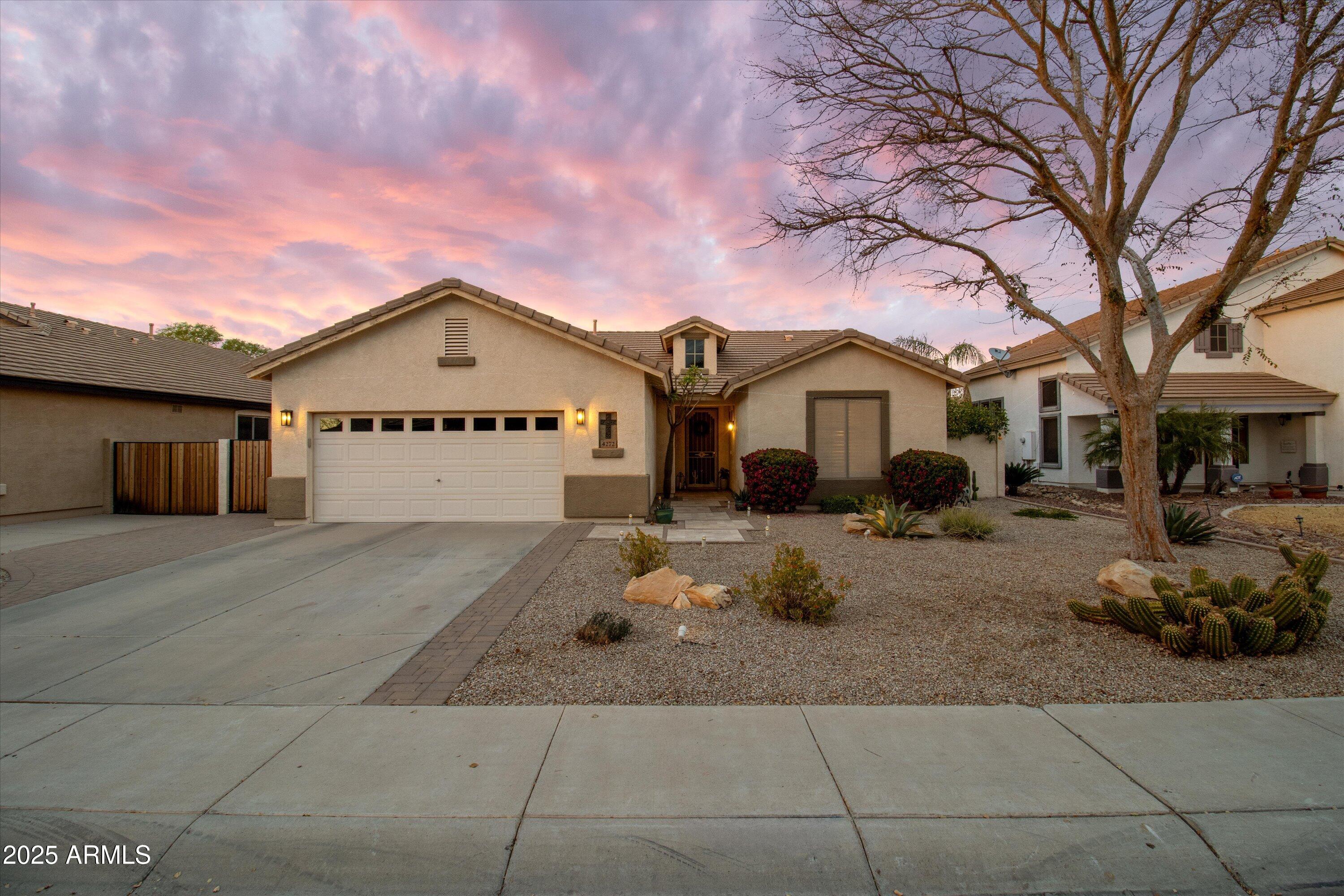 4272 E IVANHOE Street