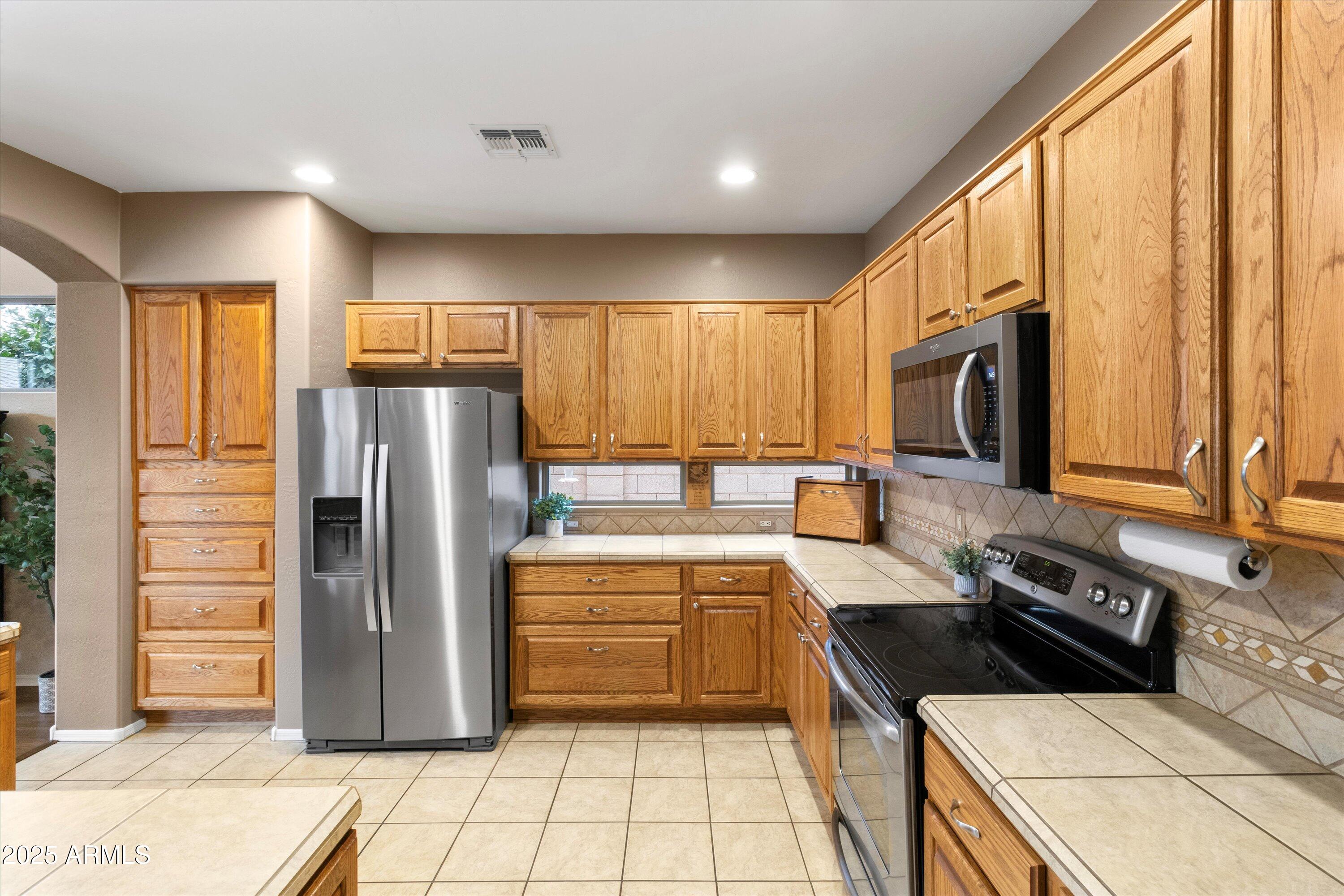 4272 E IVANHOE Street