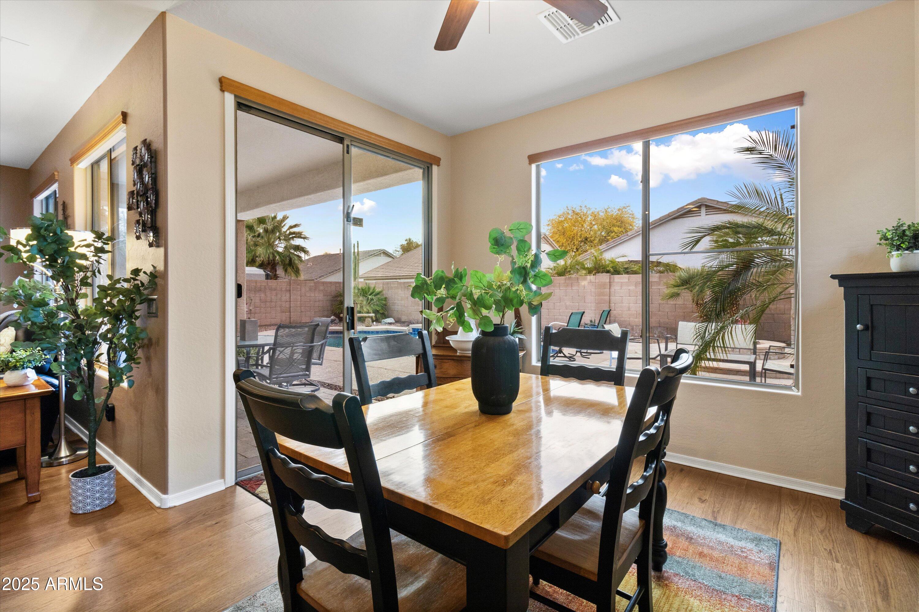 4272 E IVANHOE Street