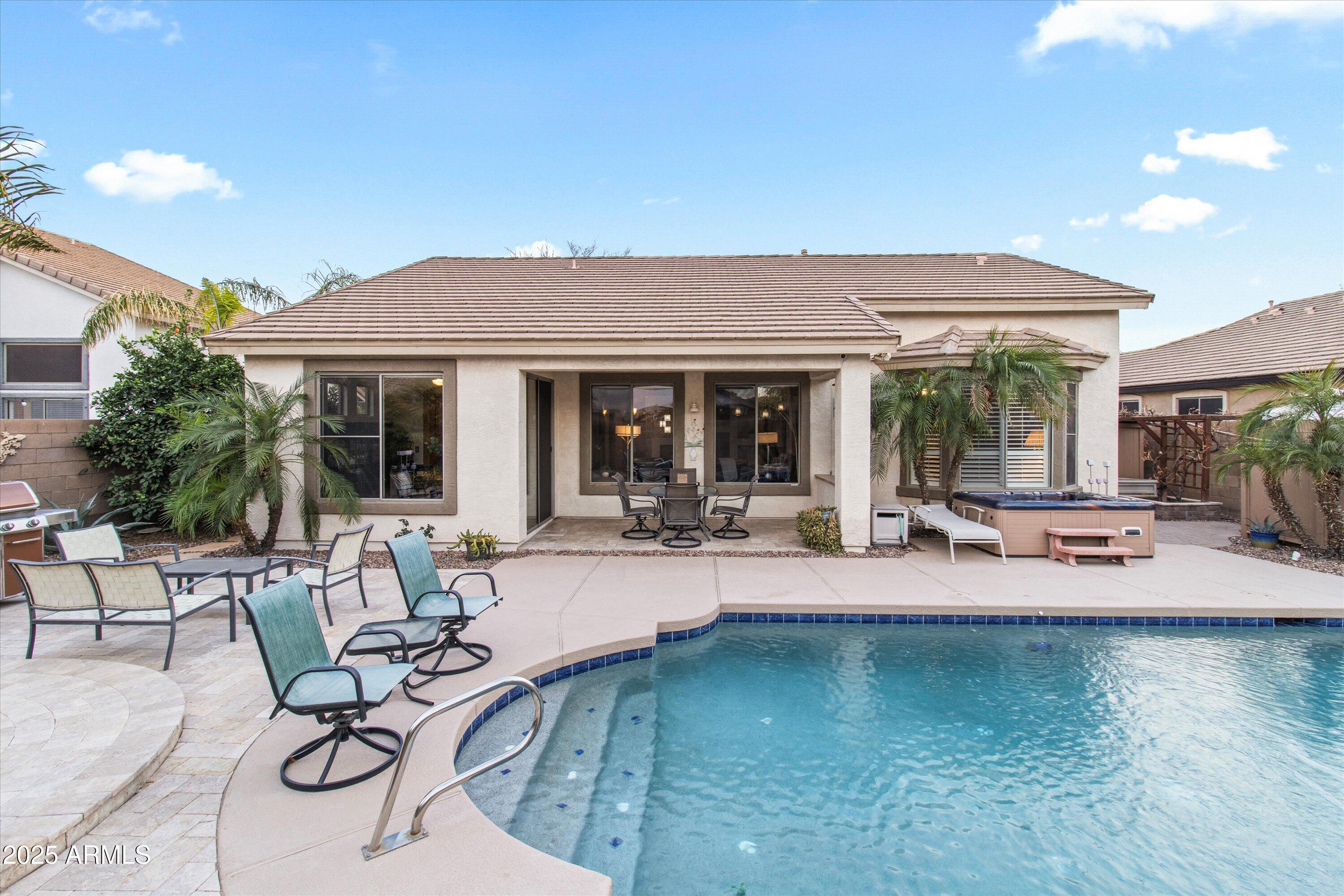 4272 E IVANHOE Street