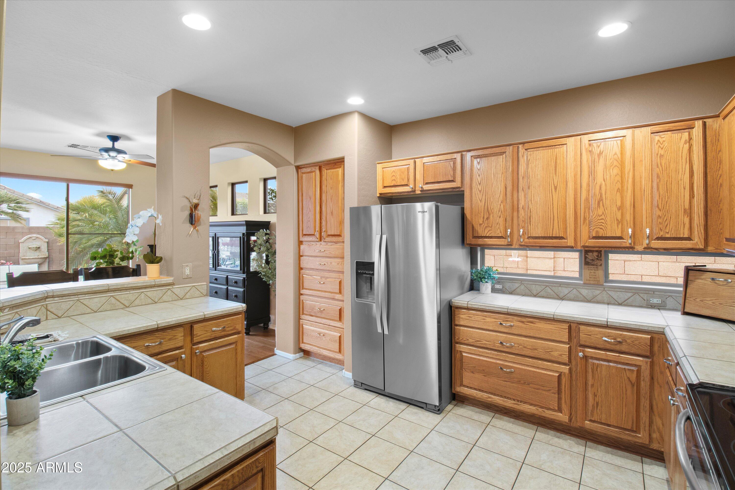 4272 E IVANHOE Street