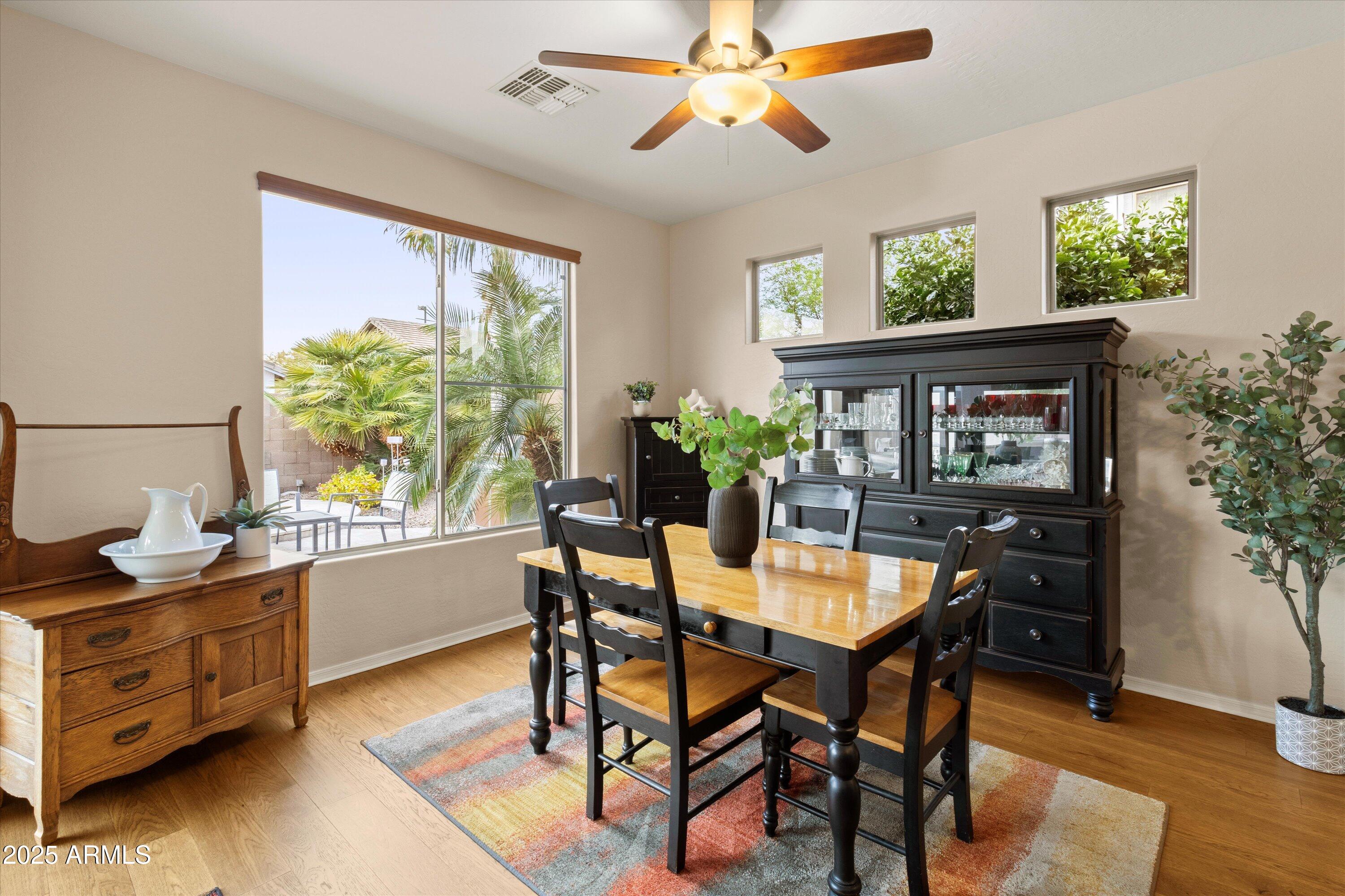 4272 E IVANHOE Street