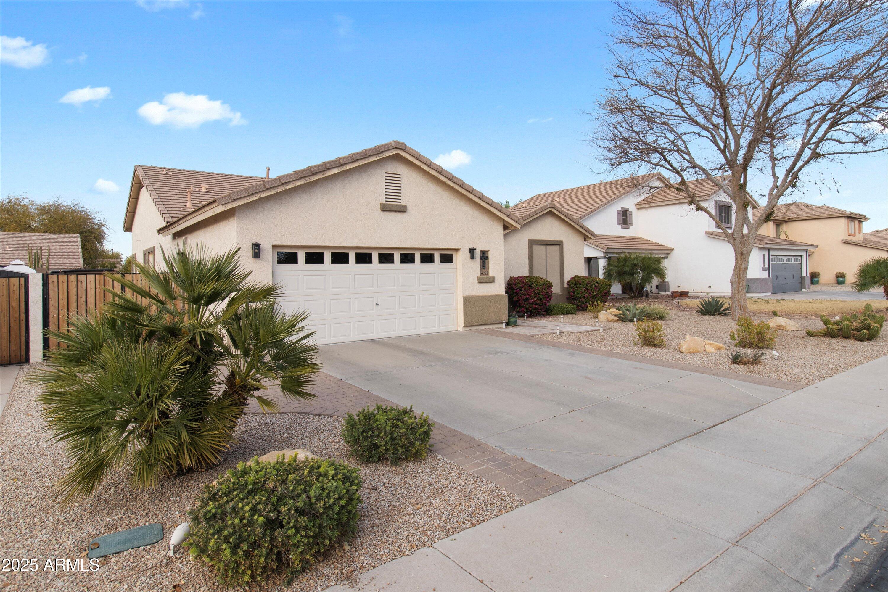 4272 E IVANHOE Street