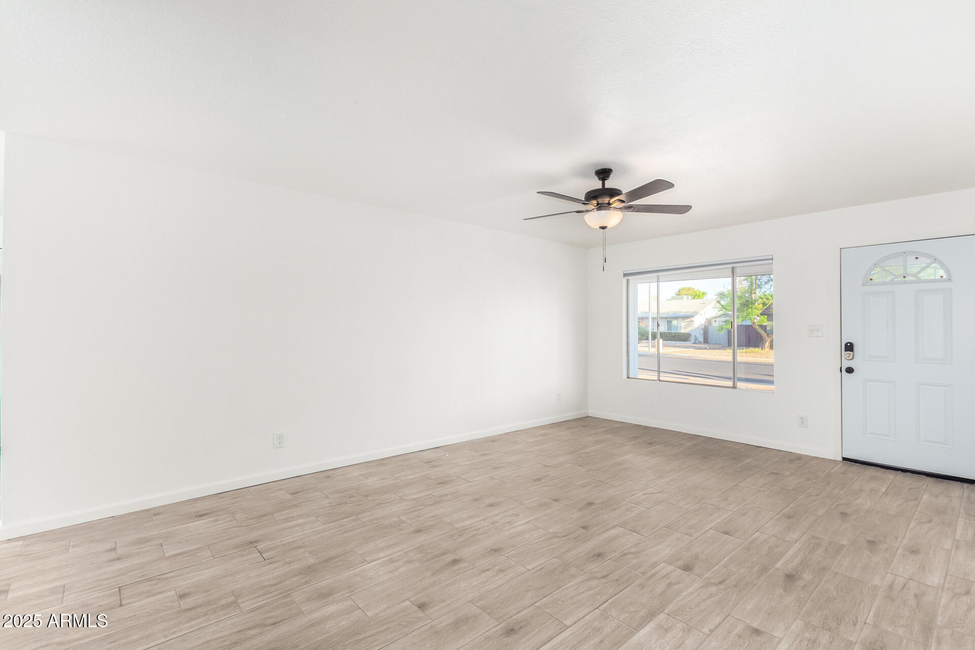 2336 W PLATA Avenue