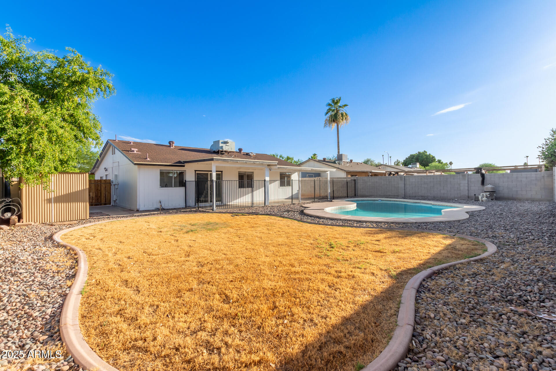 2336 W PLATA Avenue