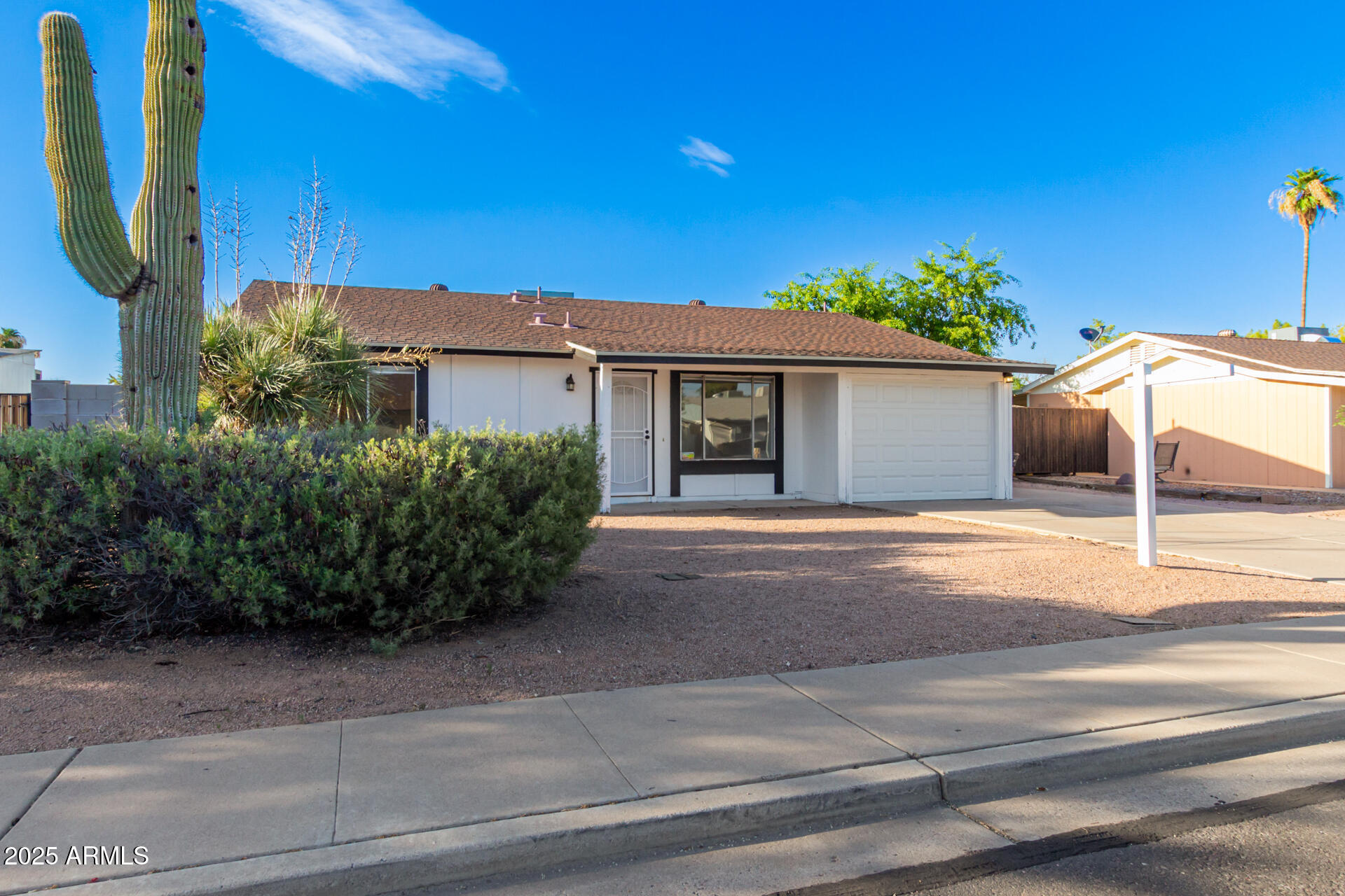 2336 W PLATA Avenue