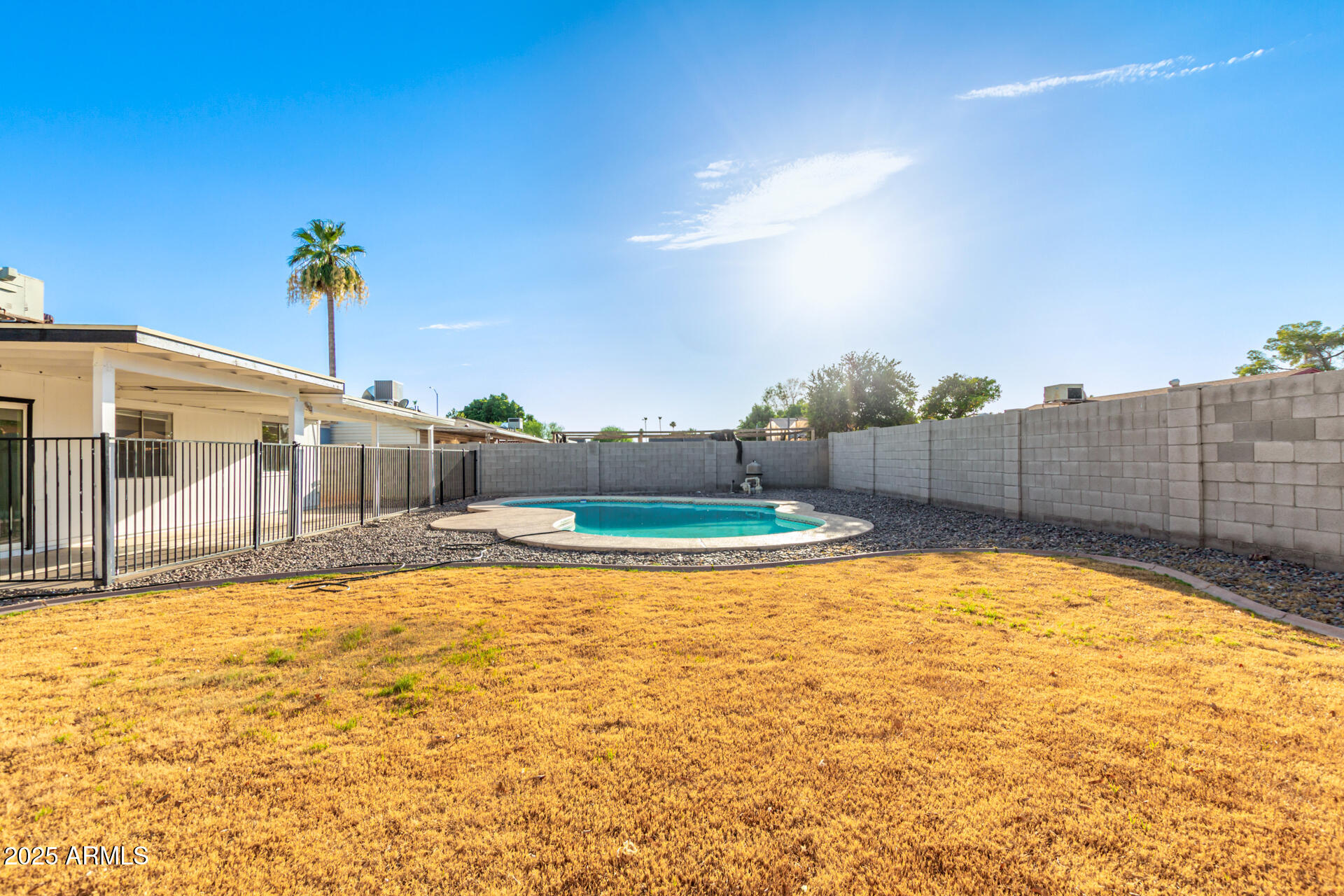 2336 W PLATA Avenue