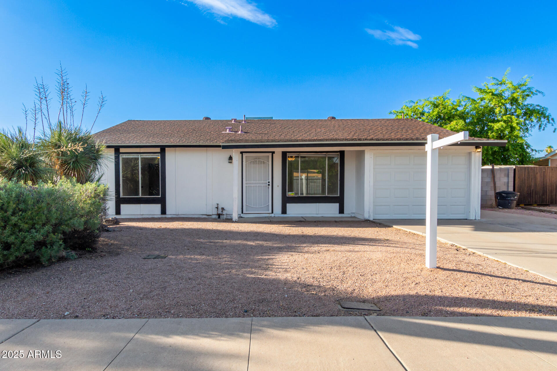 2336 W PLATA Avenue