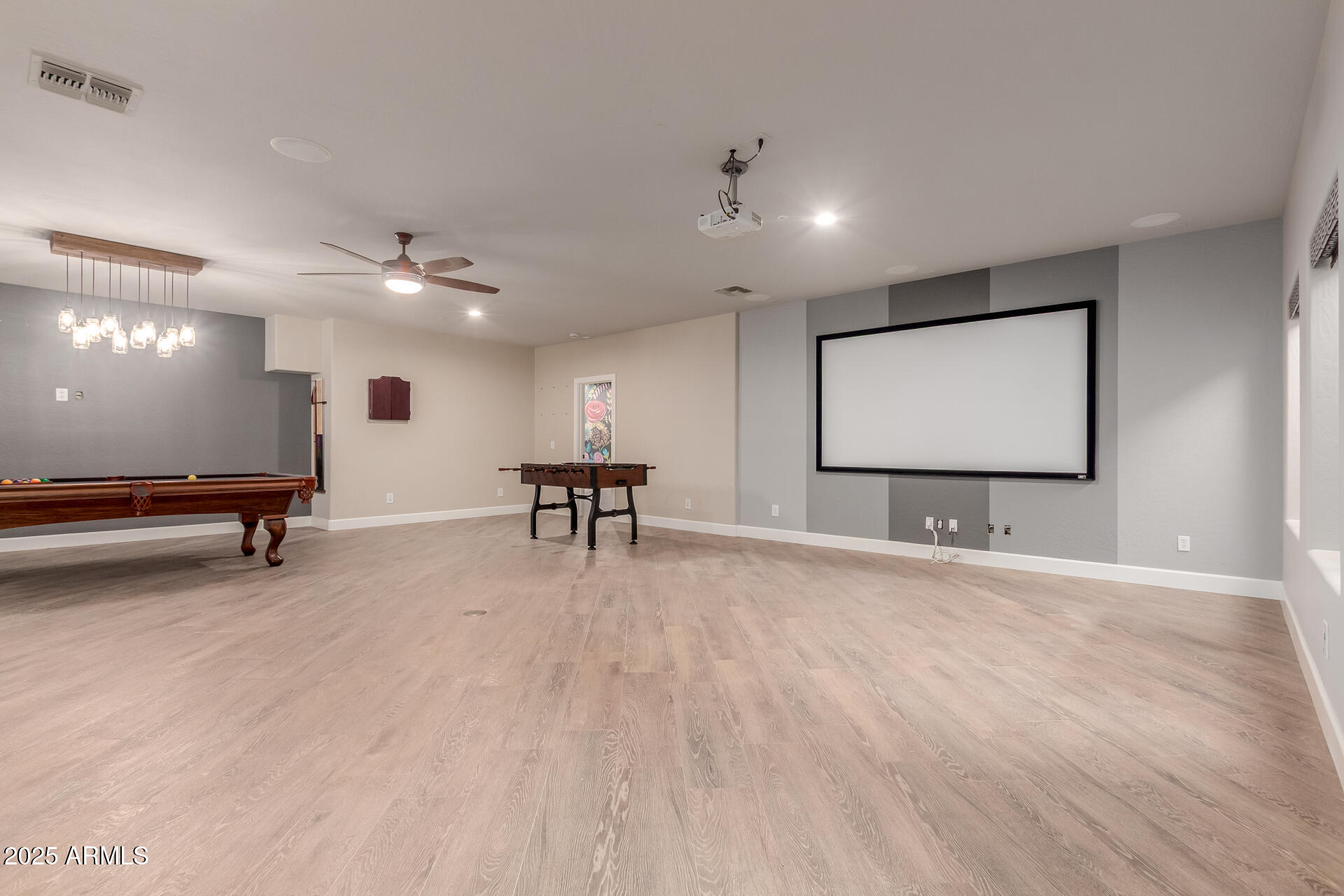 2721 E TAMARISK Street