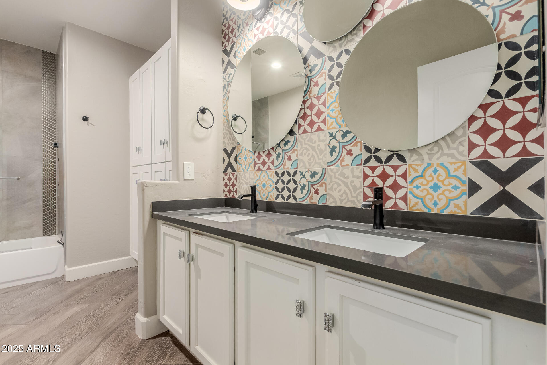 2721 E TAMARISK Street