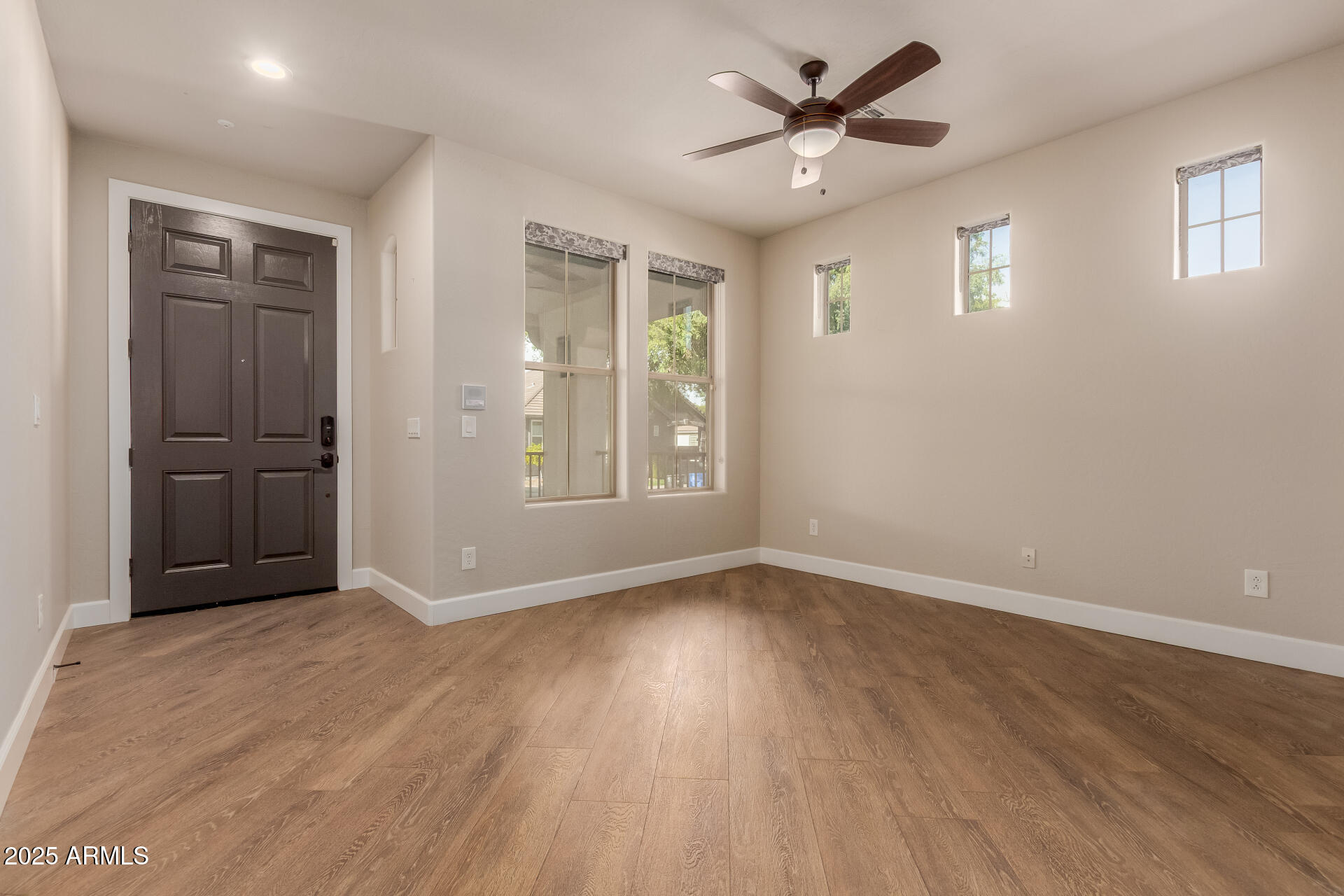 2721 E TAMARISK Street